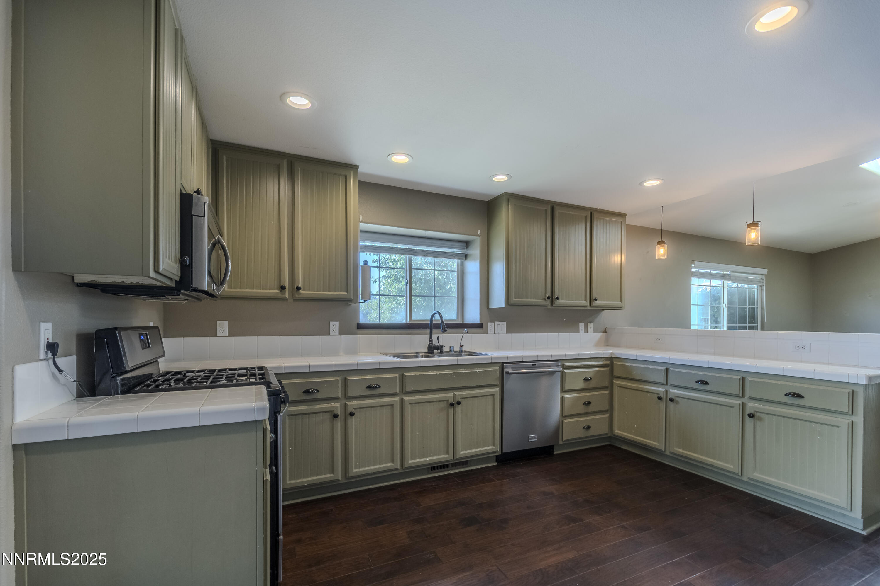 763 Canary Circle Property Photo 10