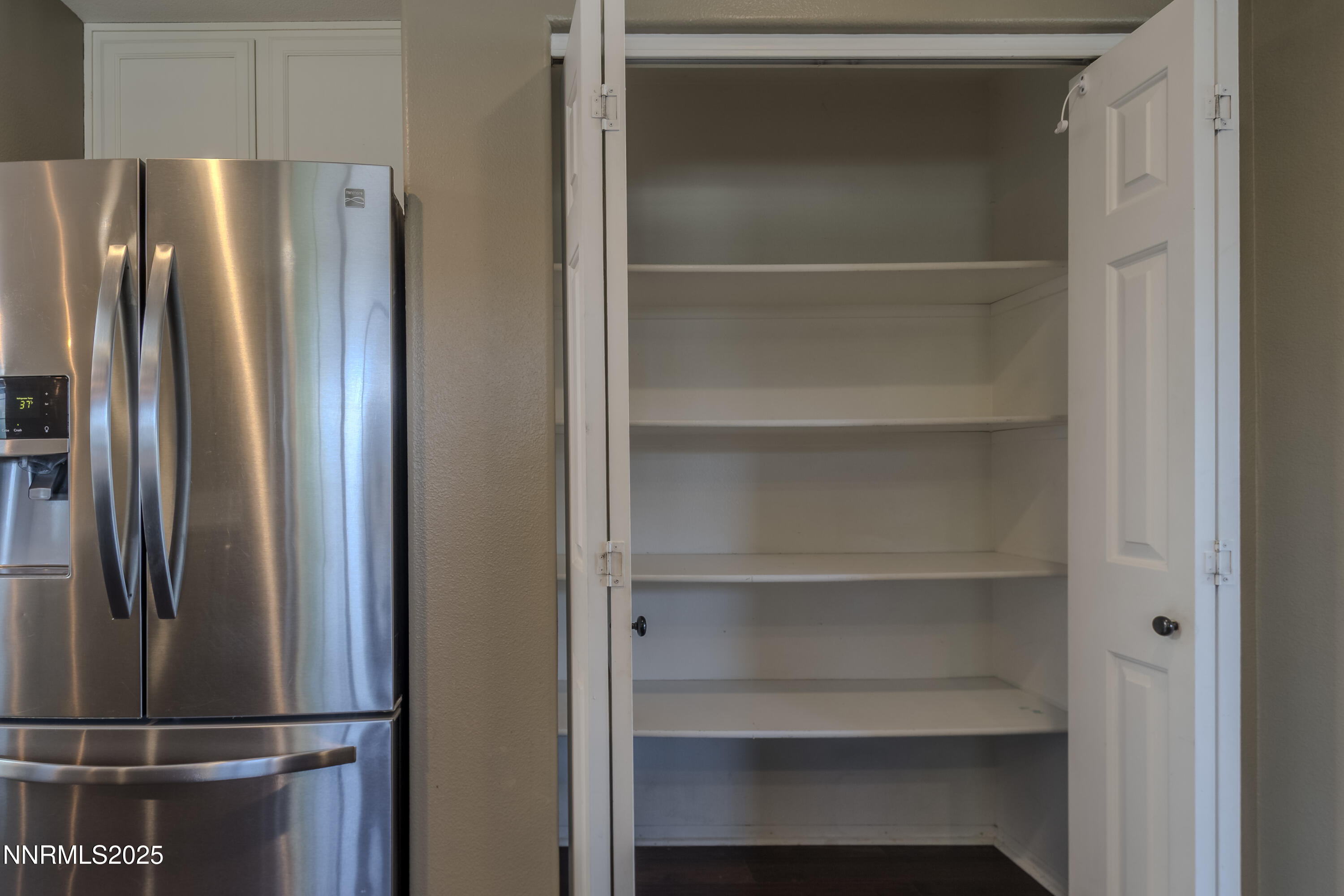 763 Canary Circle Property Photo 11