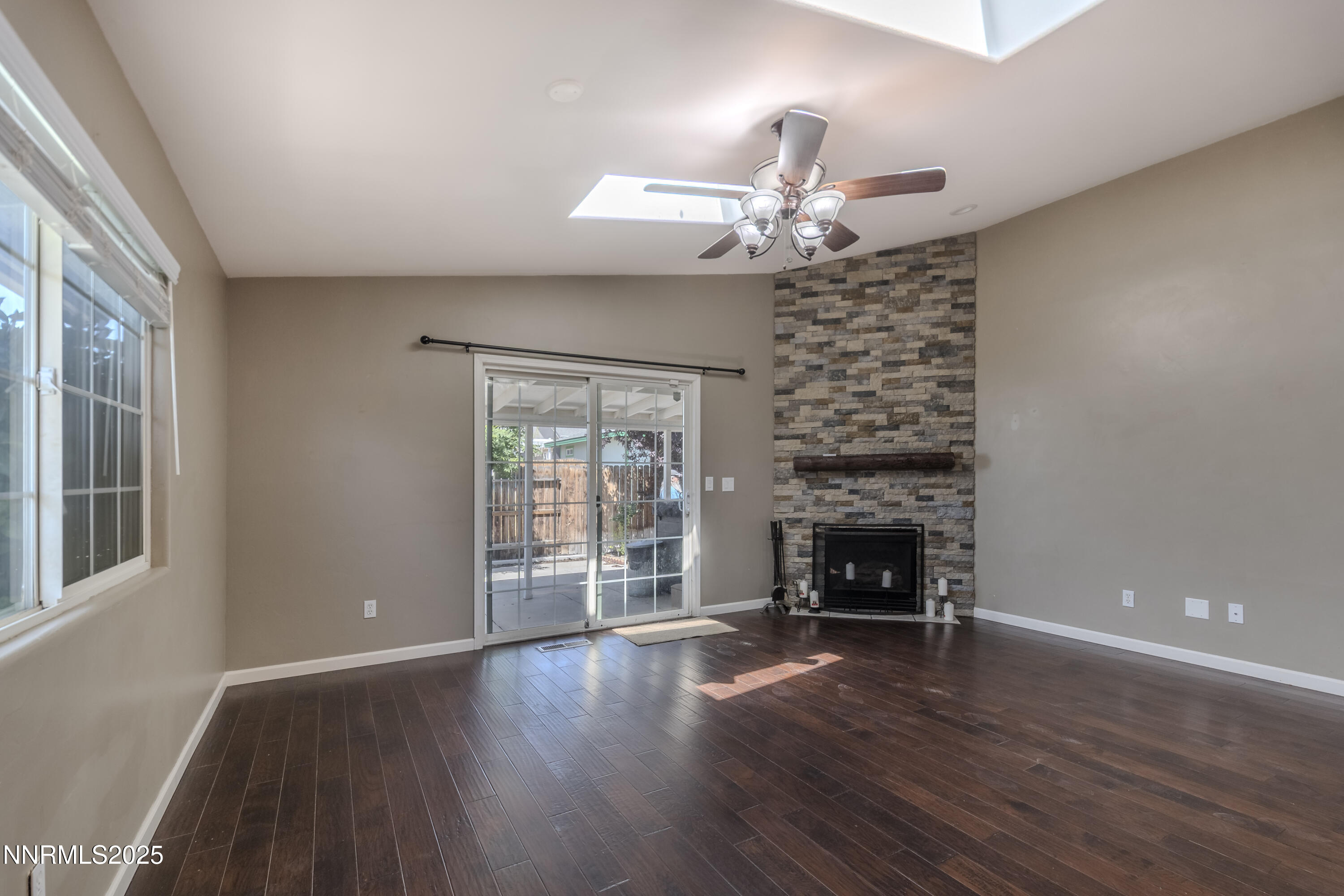 763 Canary Circle Property Photo 15