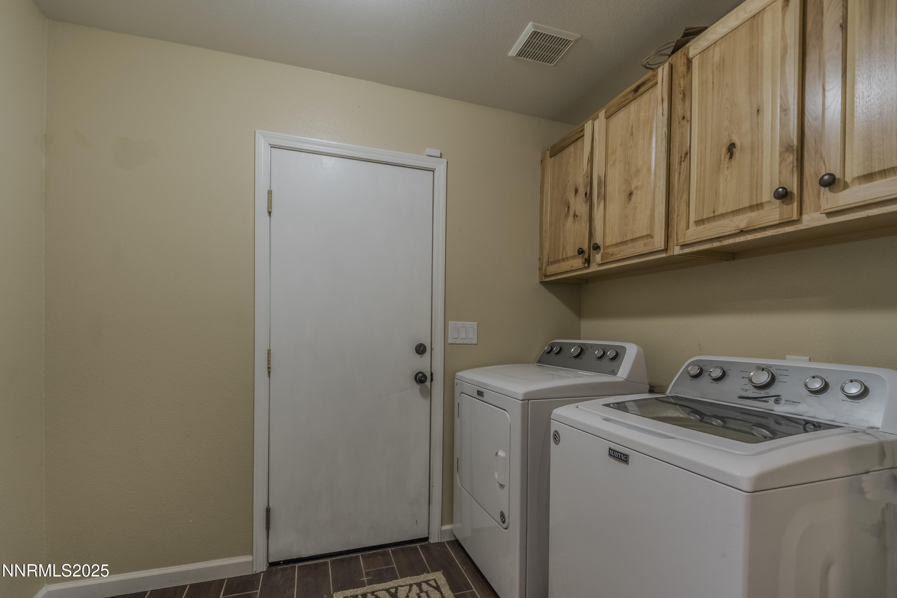 763 Canary Circle Property Photo 16