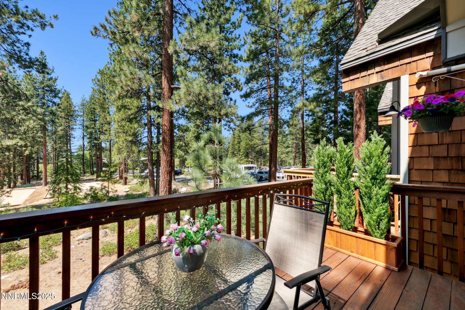 989 Tahoe Boulevard Property Photo 14