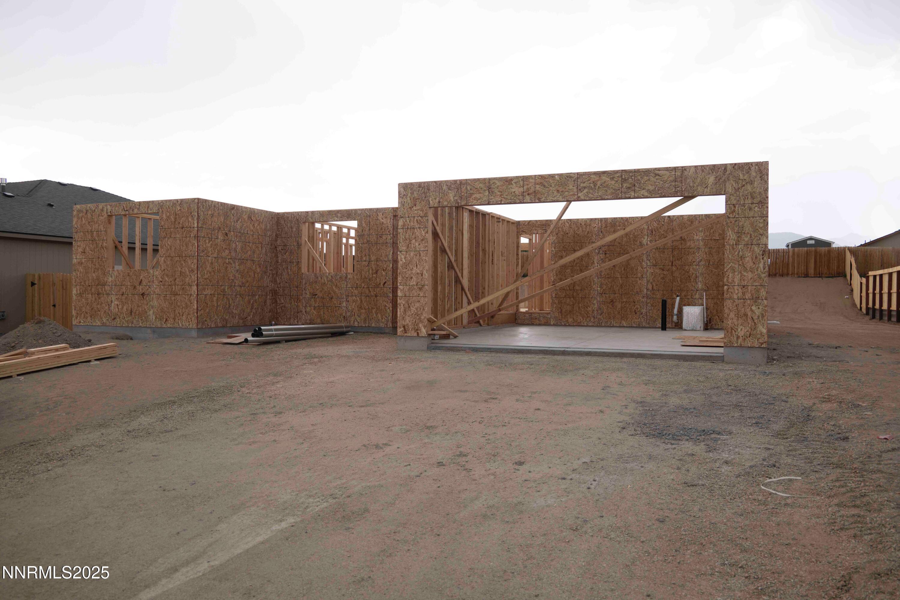 915 Saltbrush Road Property Photo 1