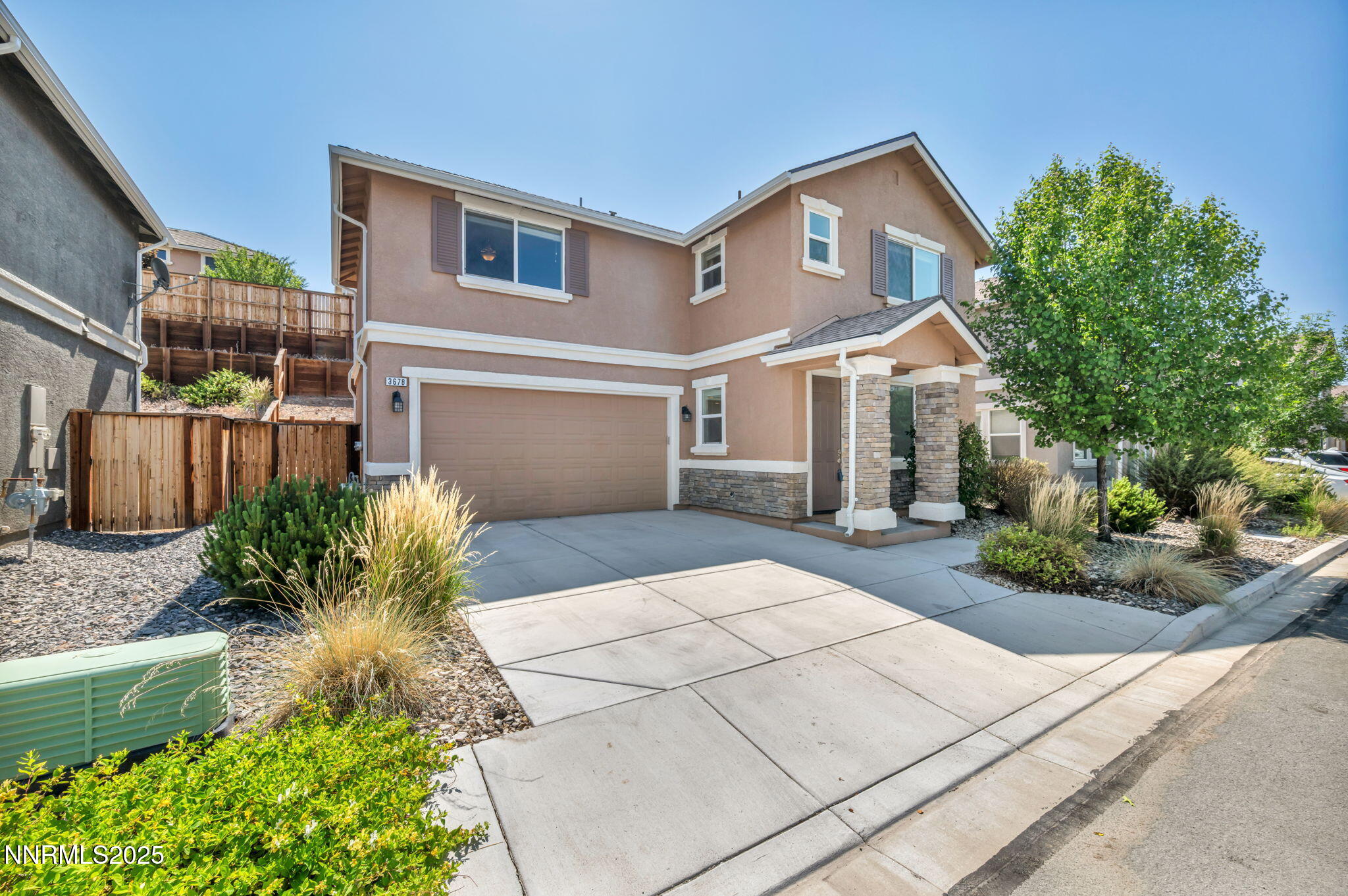 3678 Hollywood Park Drive Property Photo 1
