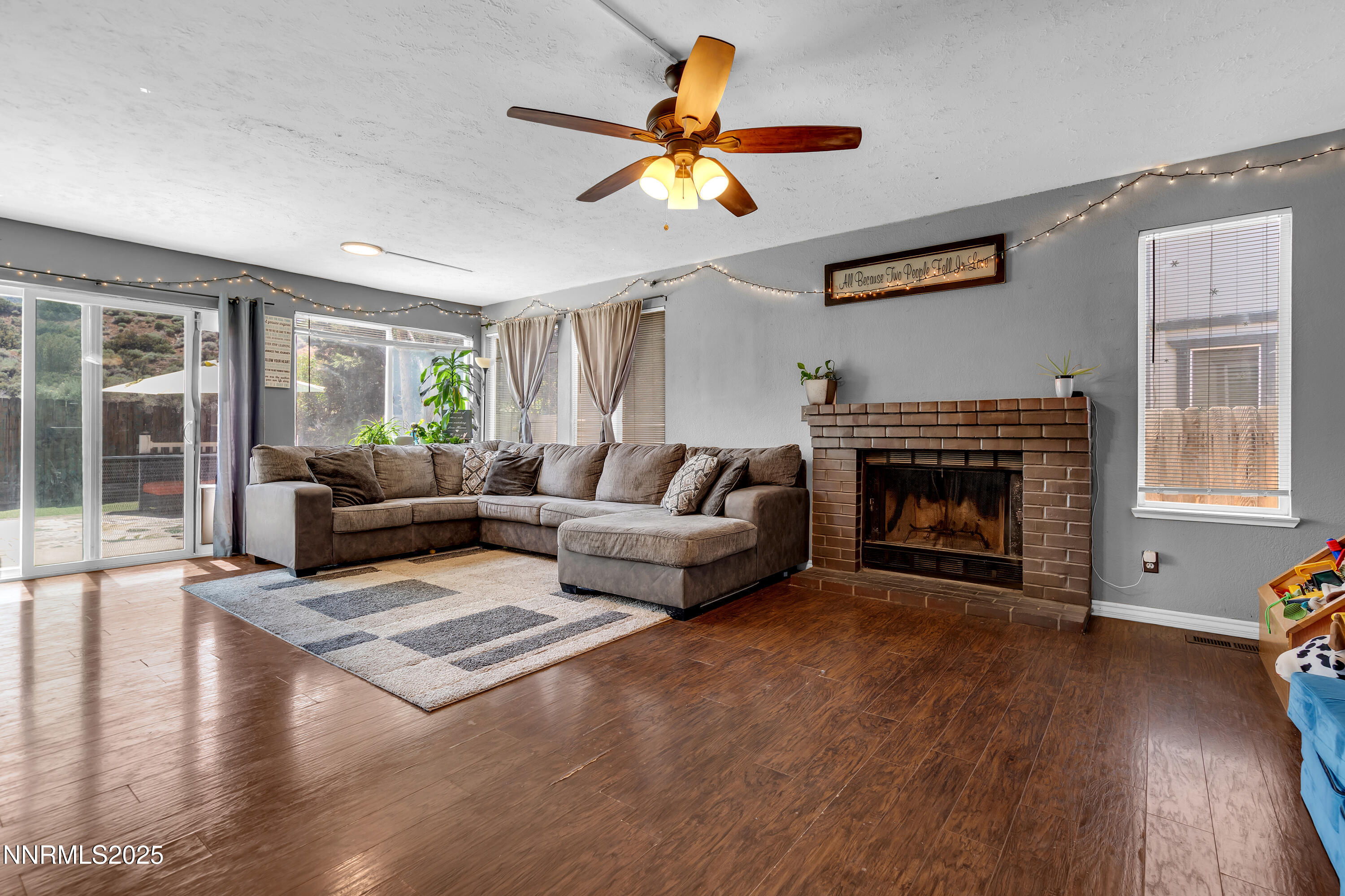 7090 Peppermint Drive Property Photo 1