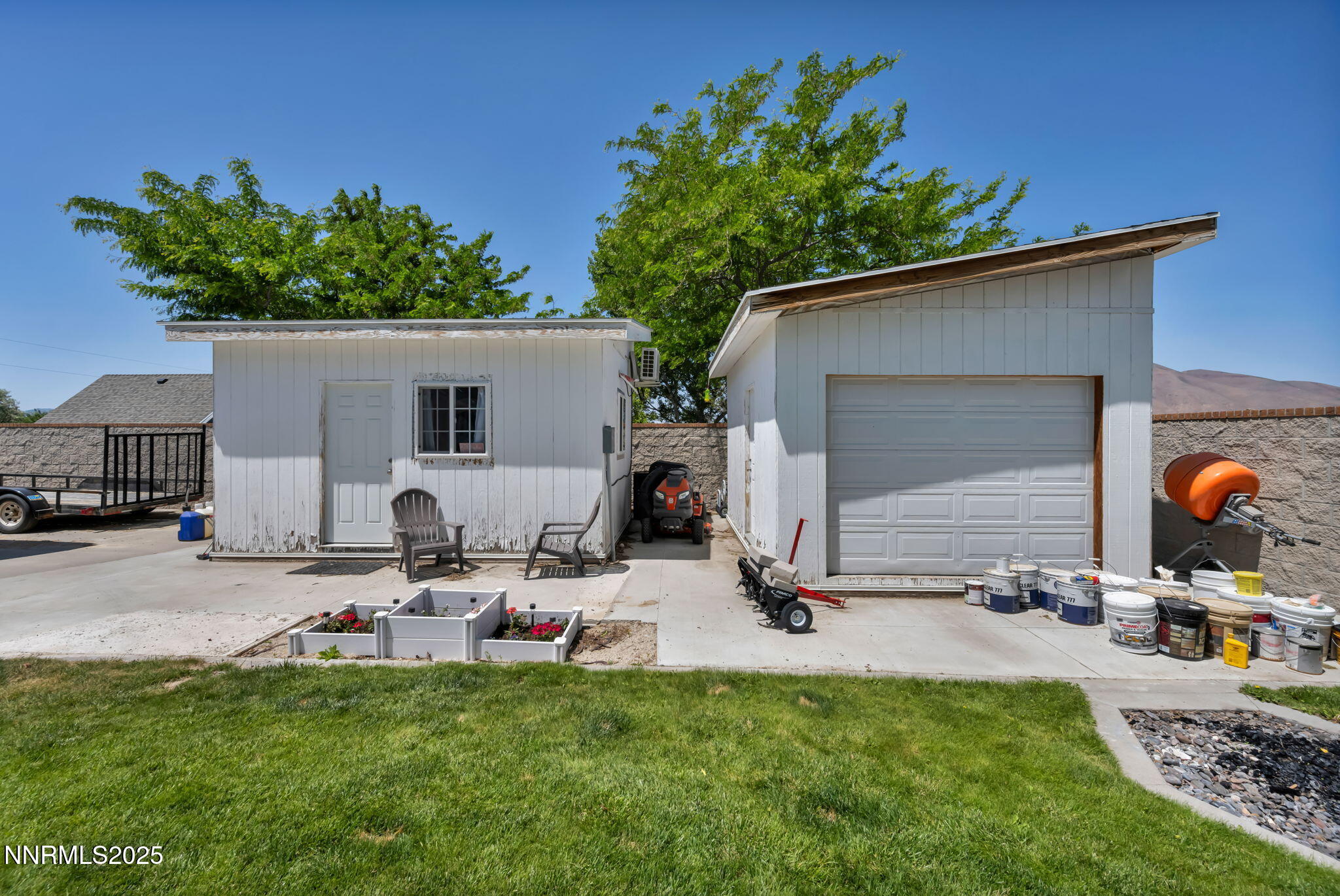 5595 Kluncy Canyon Road Property Photo 8