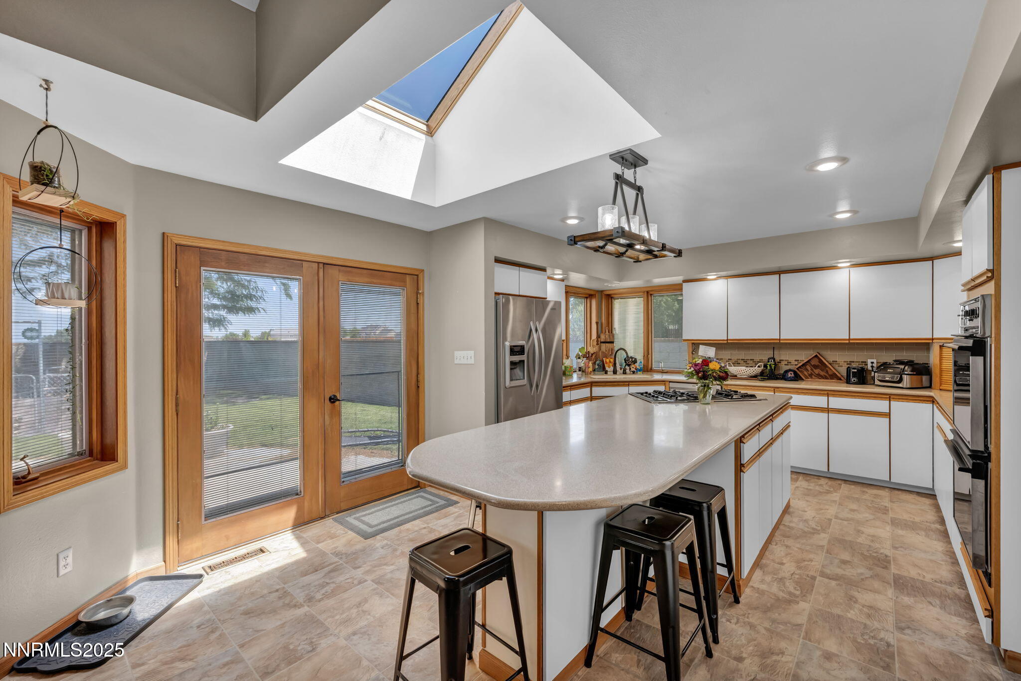 5595 Kluncy Canyon Road Property Photo 17