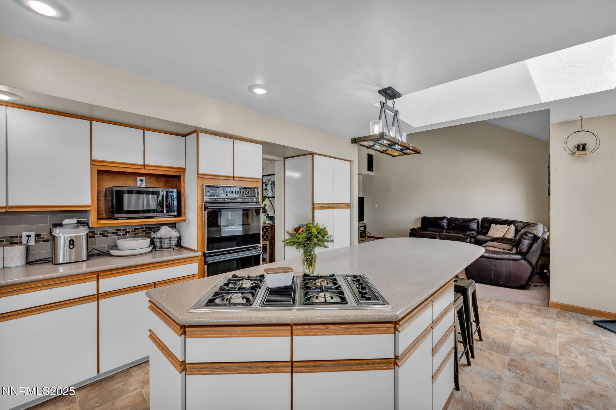 5595 Kluncy Canyon Road Property Photo 20