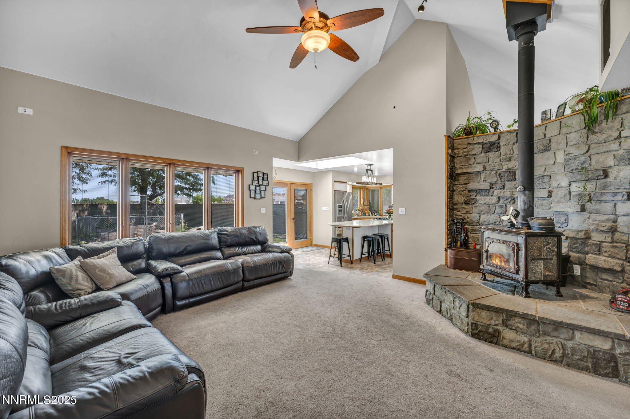 5595 Kluncy Canyon Road Property Photo 21