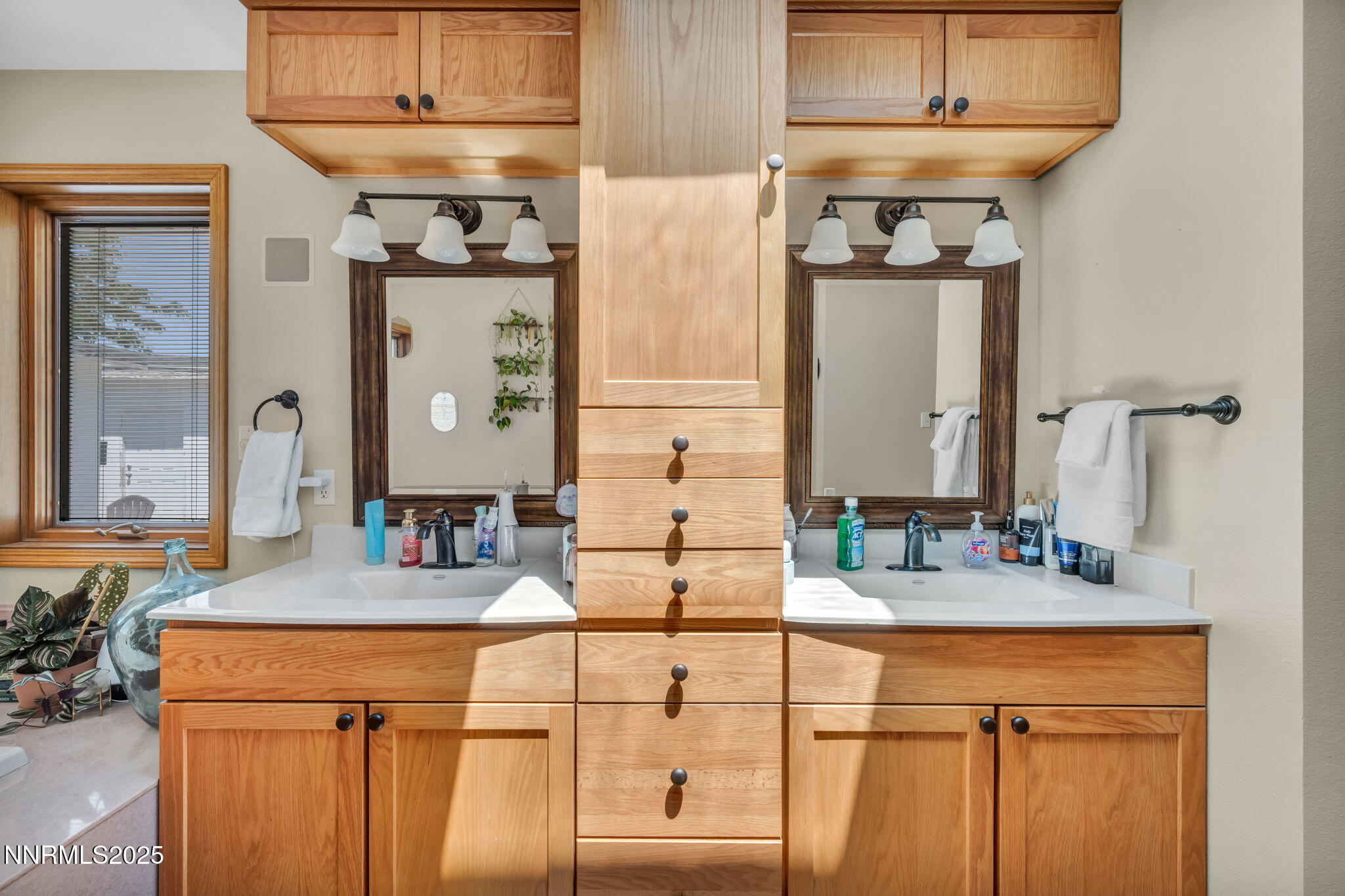 5595 Kluncy Canyon Road Property Photo 31