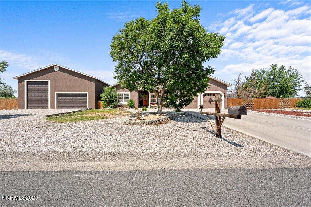 1055 Golden Park Way Property Photo 1