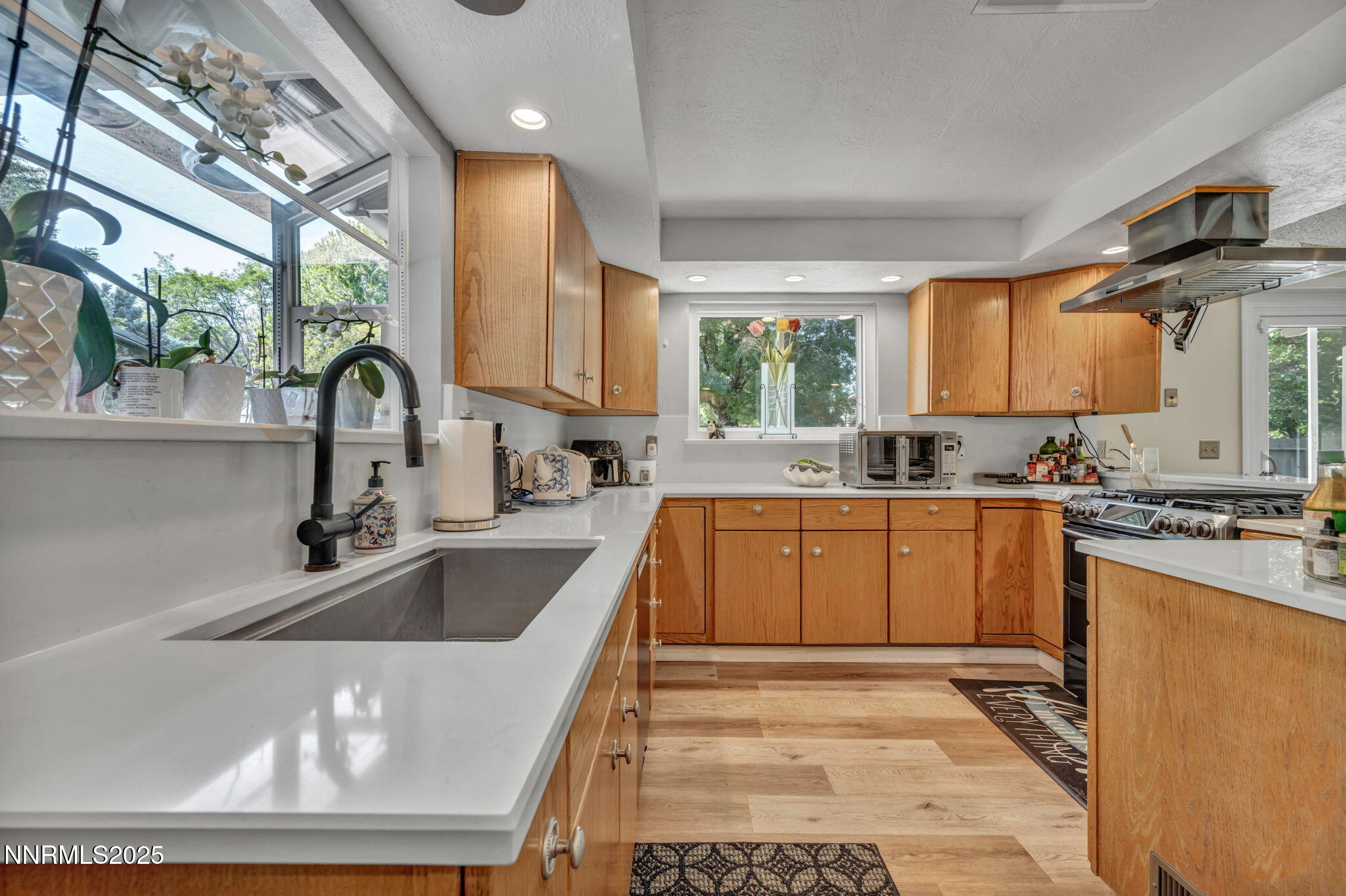 3690 Sleepy Hollow Drive Property Photo 8