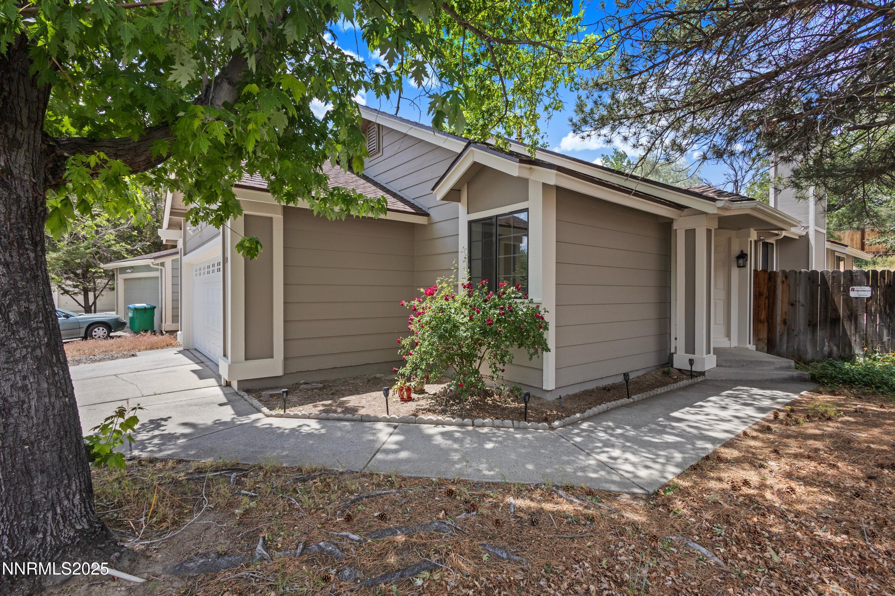 5809 Sydney Court Property Photo 1
