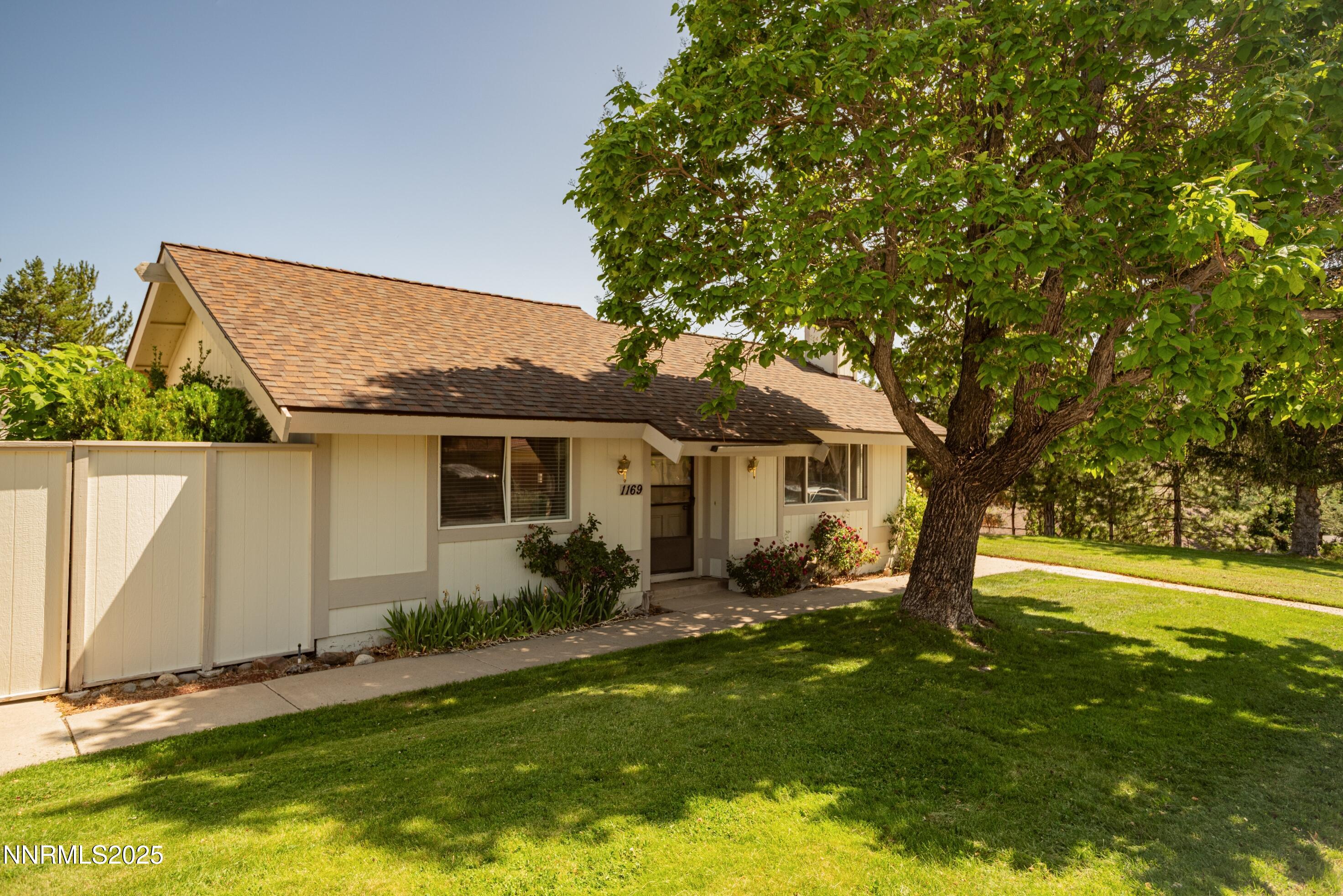 1169 Wagon Wheel Circle Property Photo 3