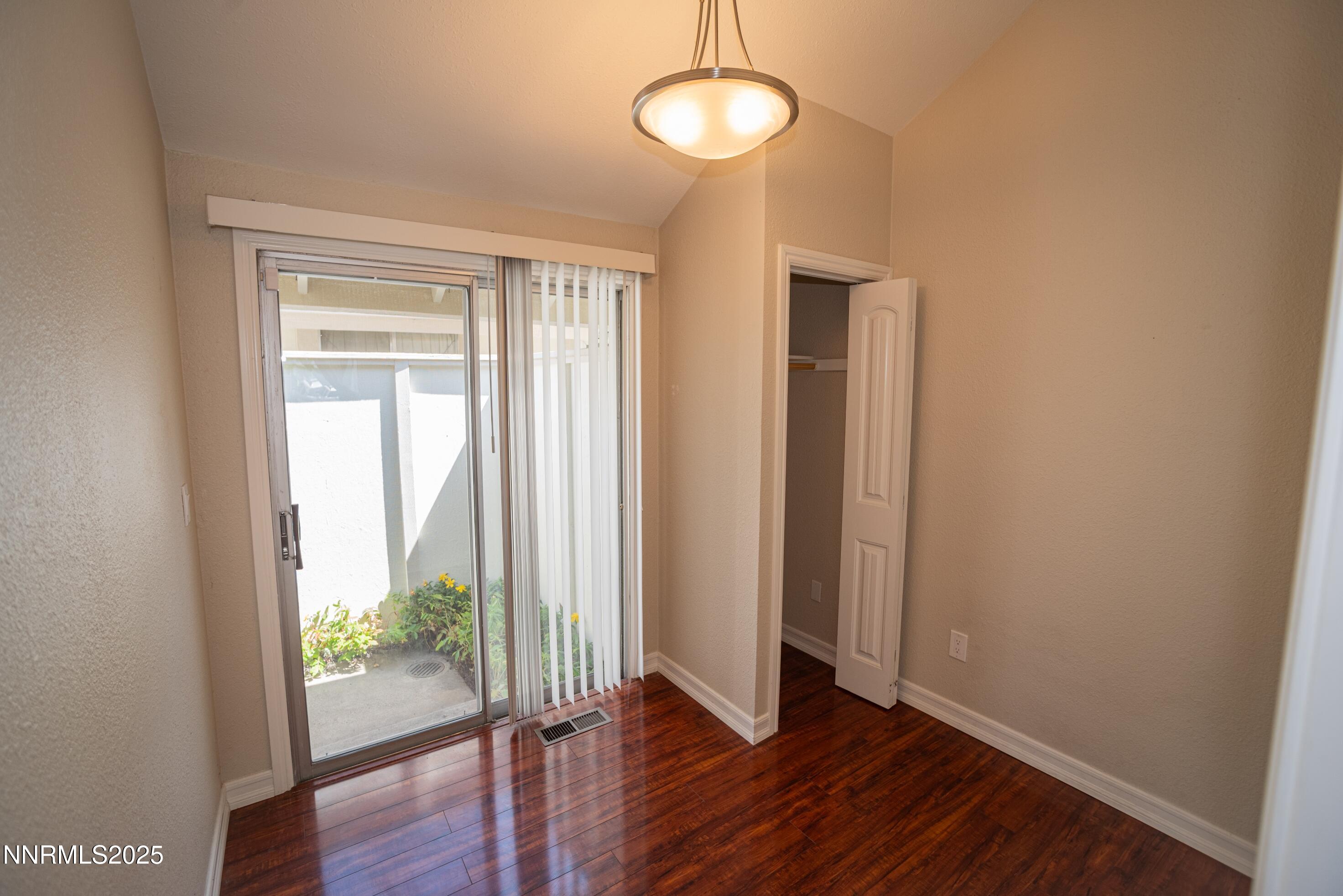 1169 Wagon Wheel Circle Property Photo 7