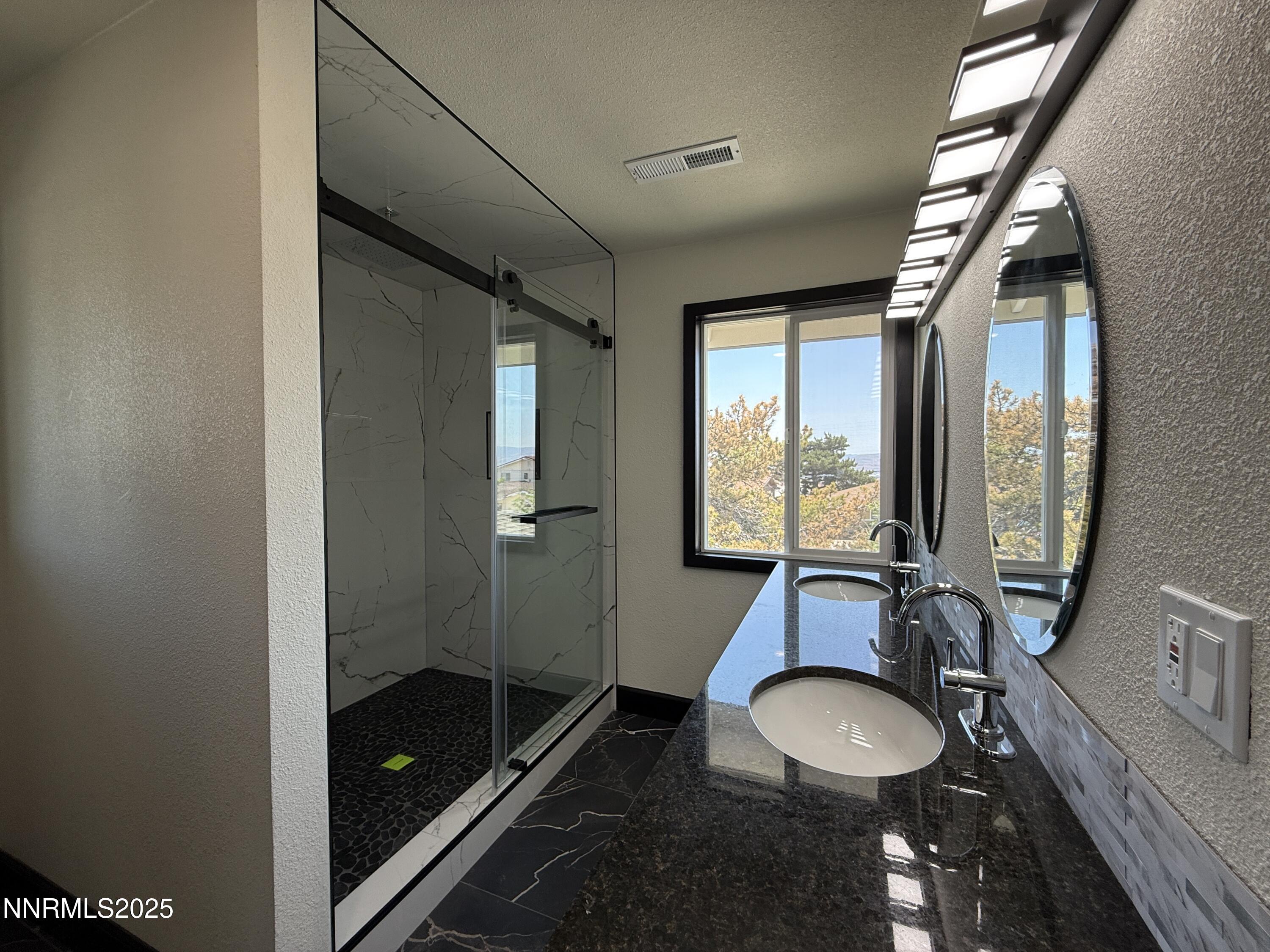 400 N Tarn Way Property Photo 6