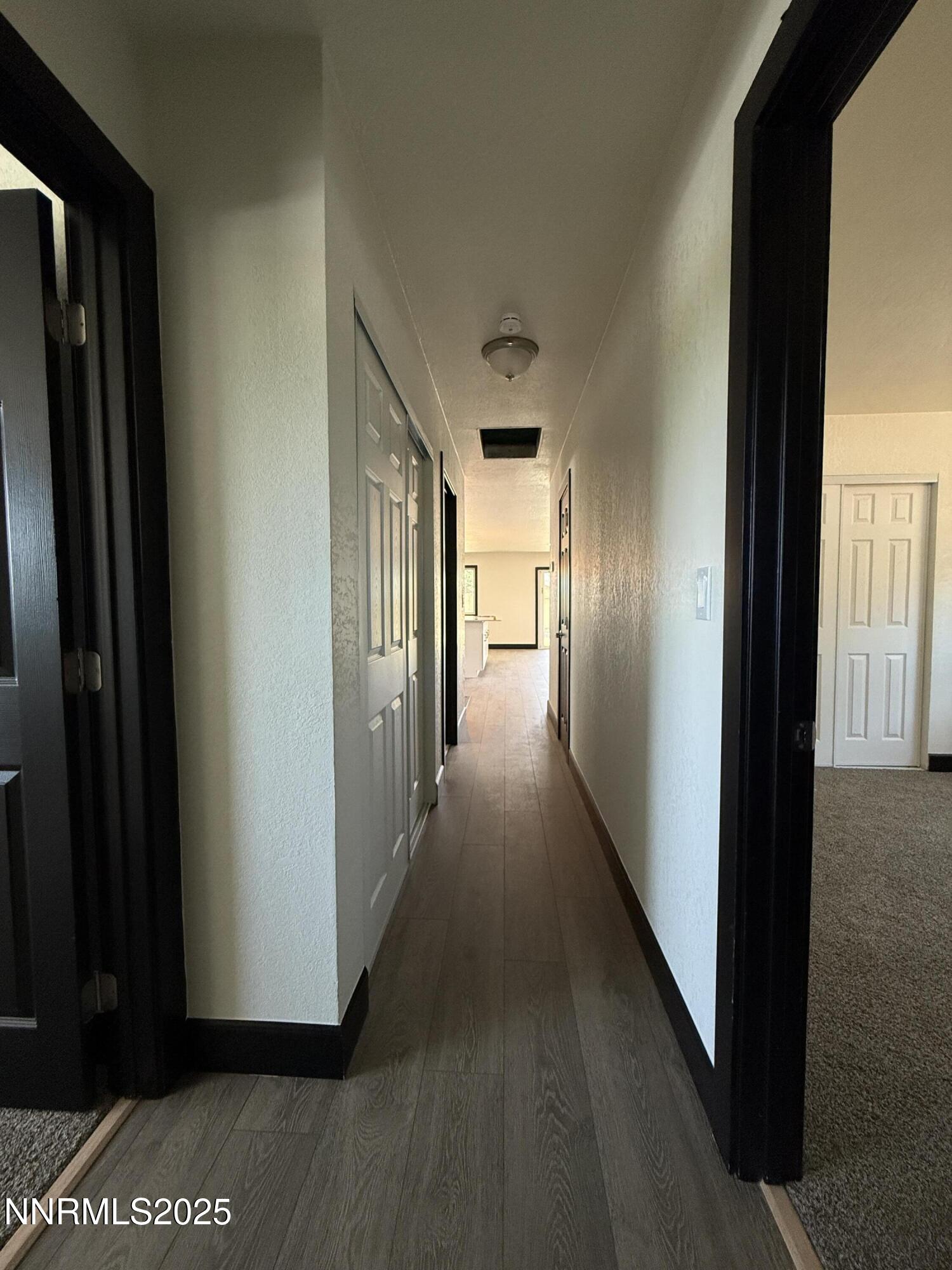 400 N Tarn Way Property Photo 10