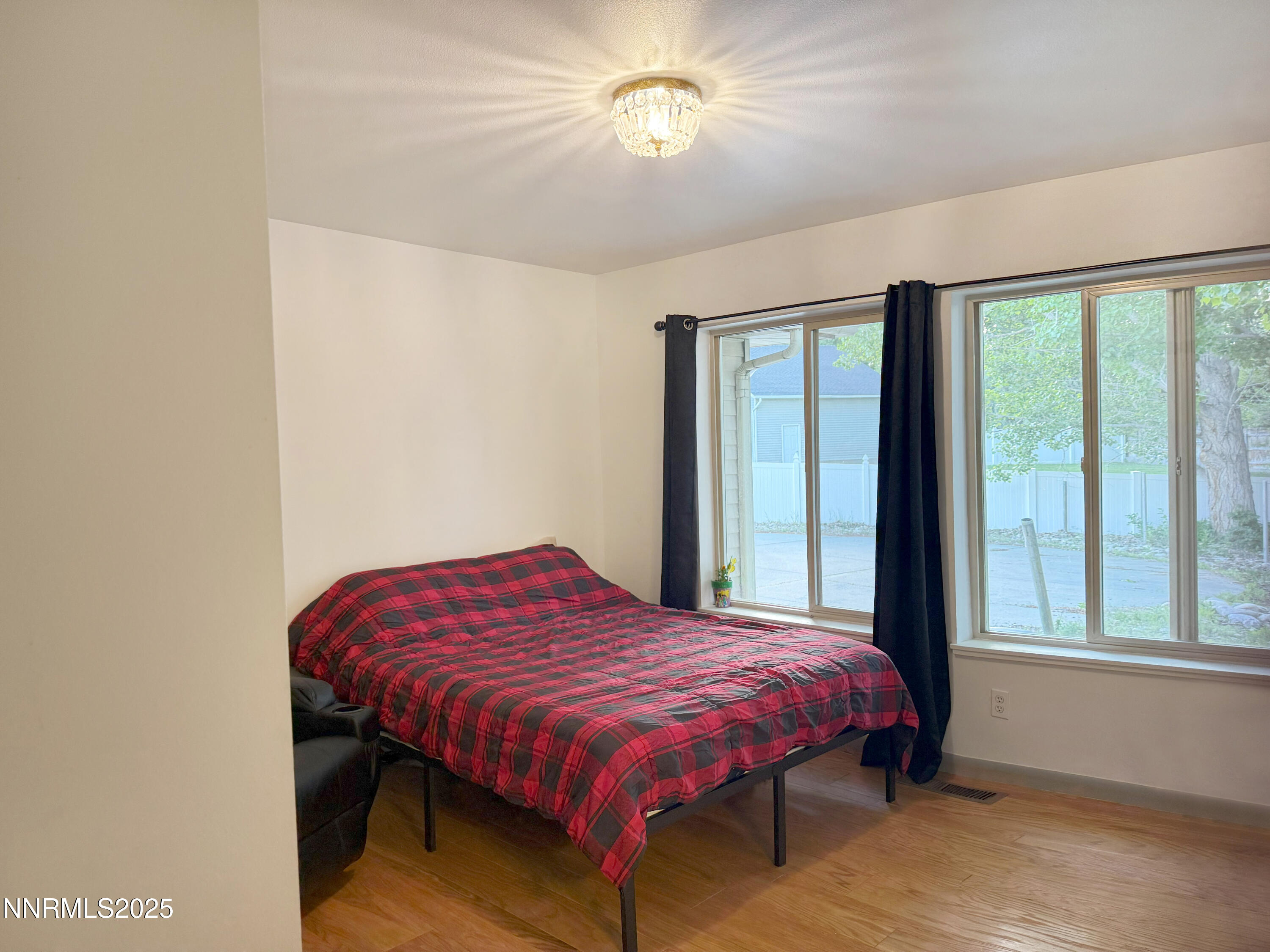 2092 Colonial Drive Property Photo 6