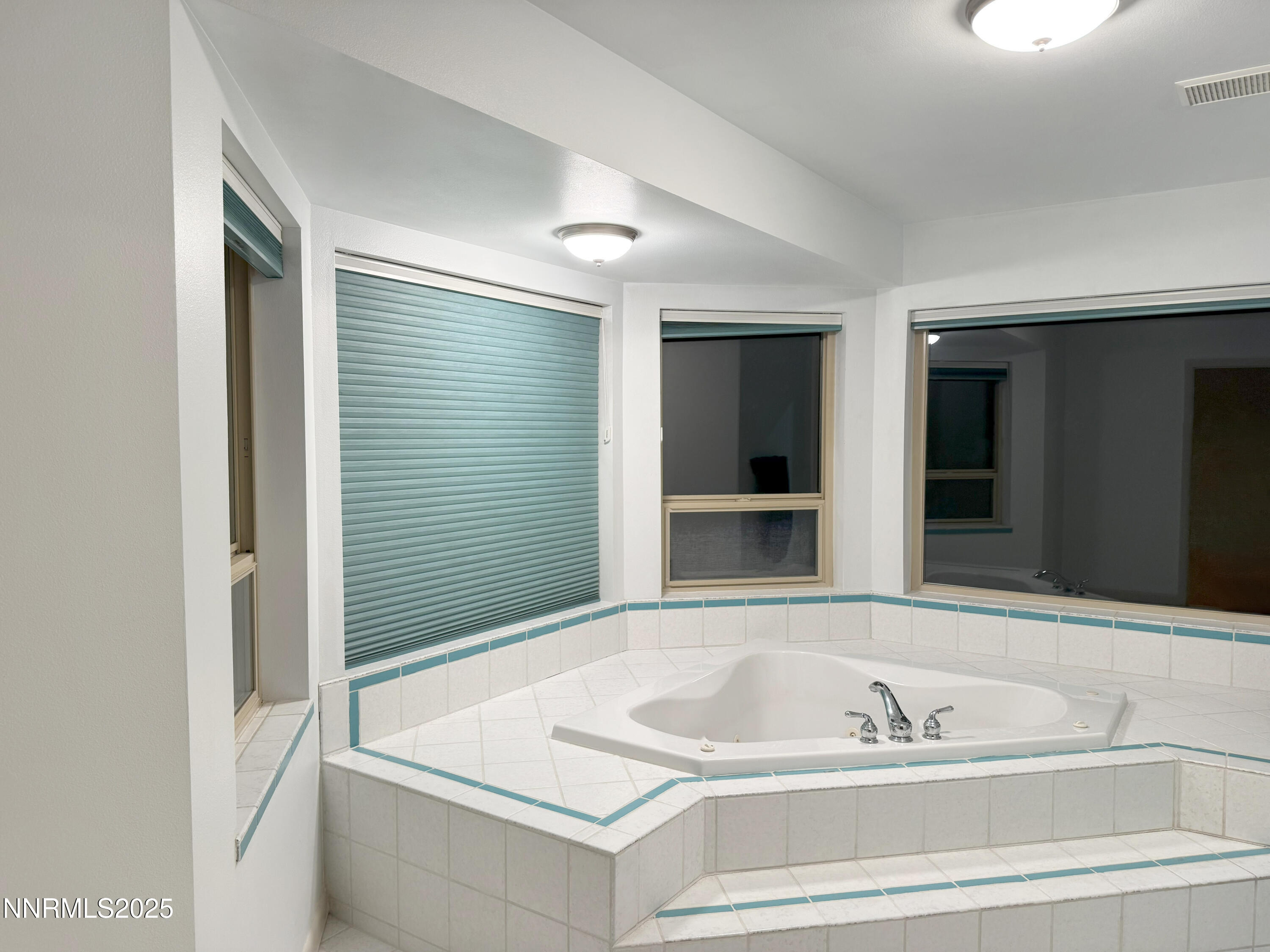 2092 Colonial Drive Property Photo 7