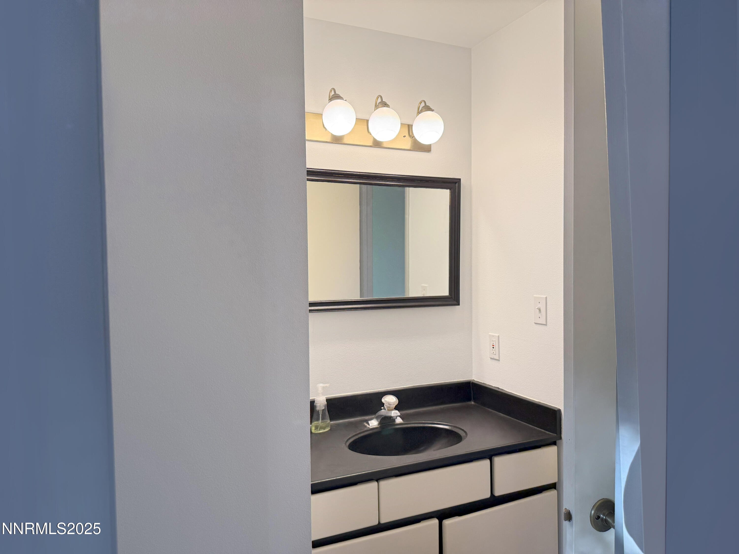 2092 Colonial Drive Property Photo 17