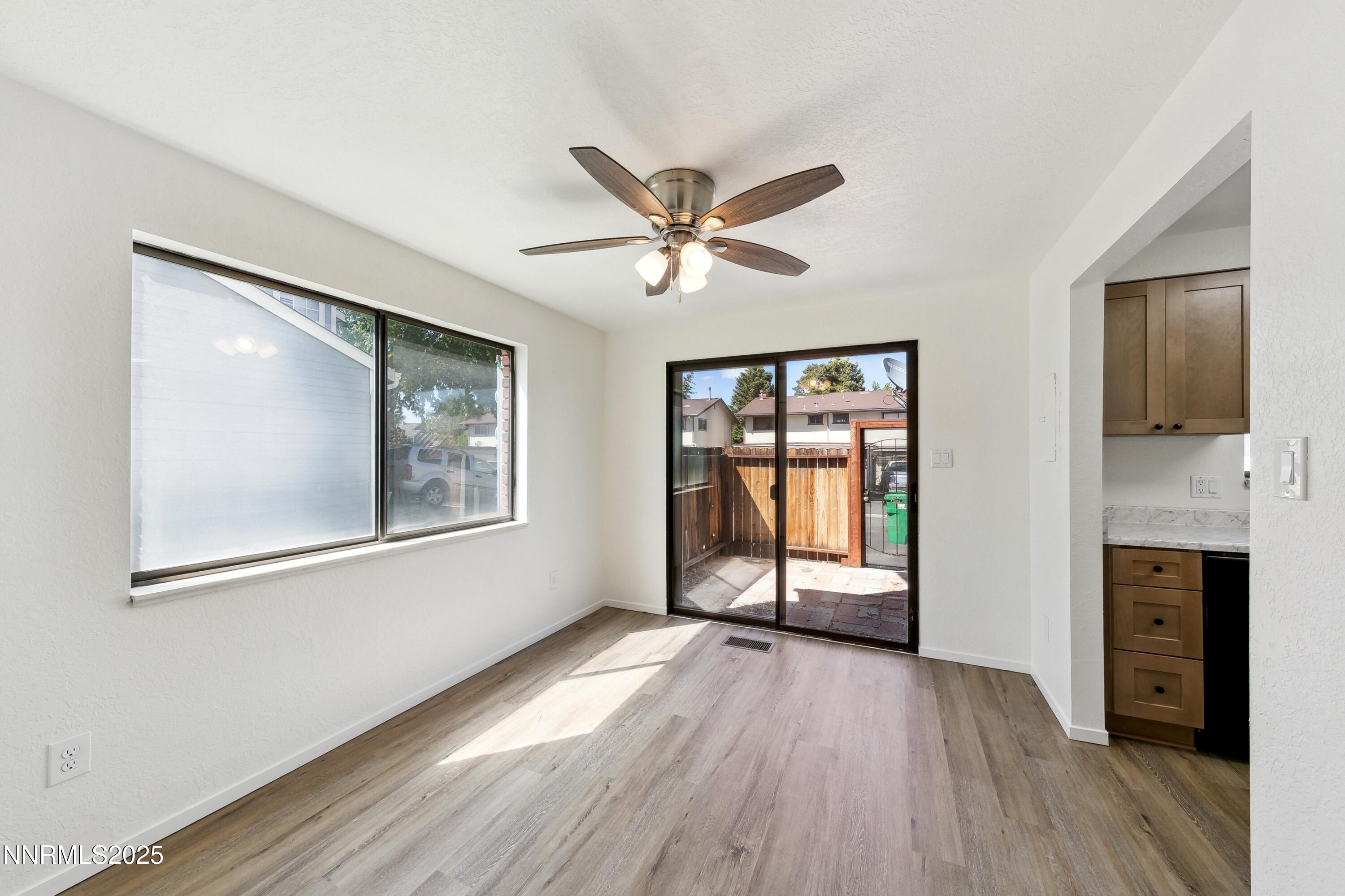 718 Travis Drive D Property Photo 5