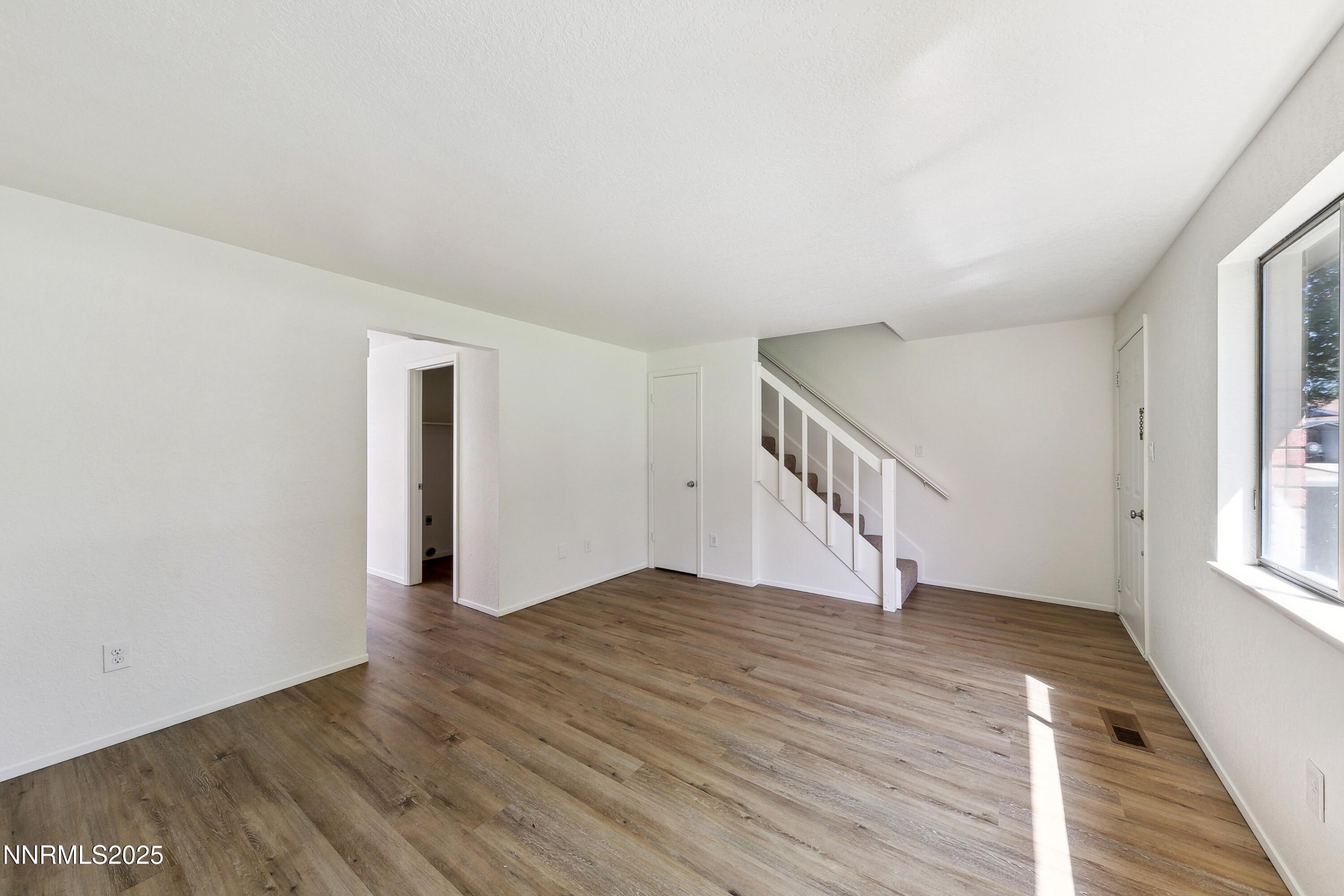 718 Travis Drive D Property Photo 8