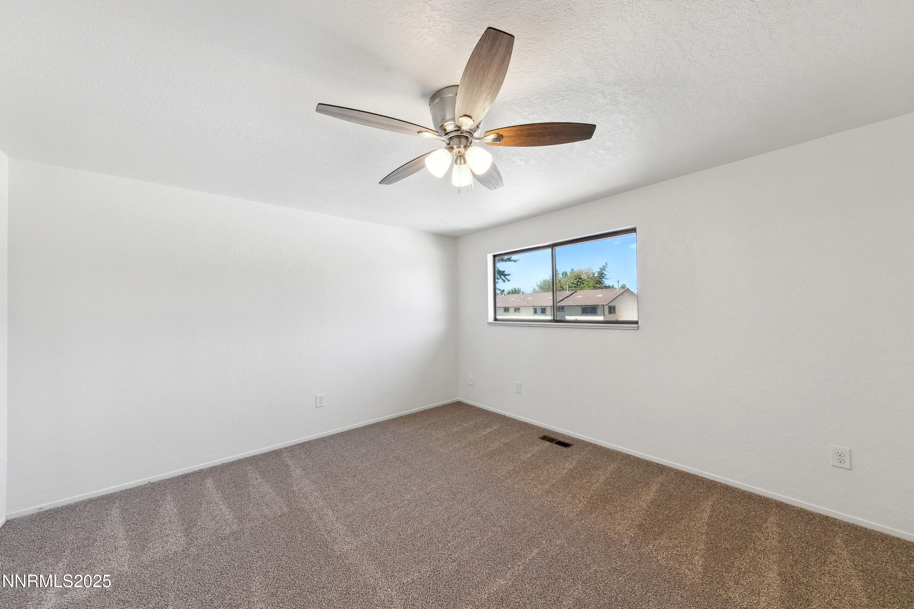718 Travis Drive D Property Photo 14