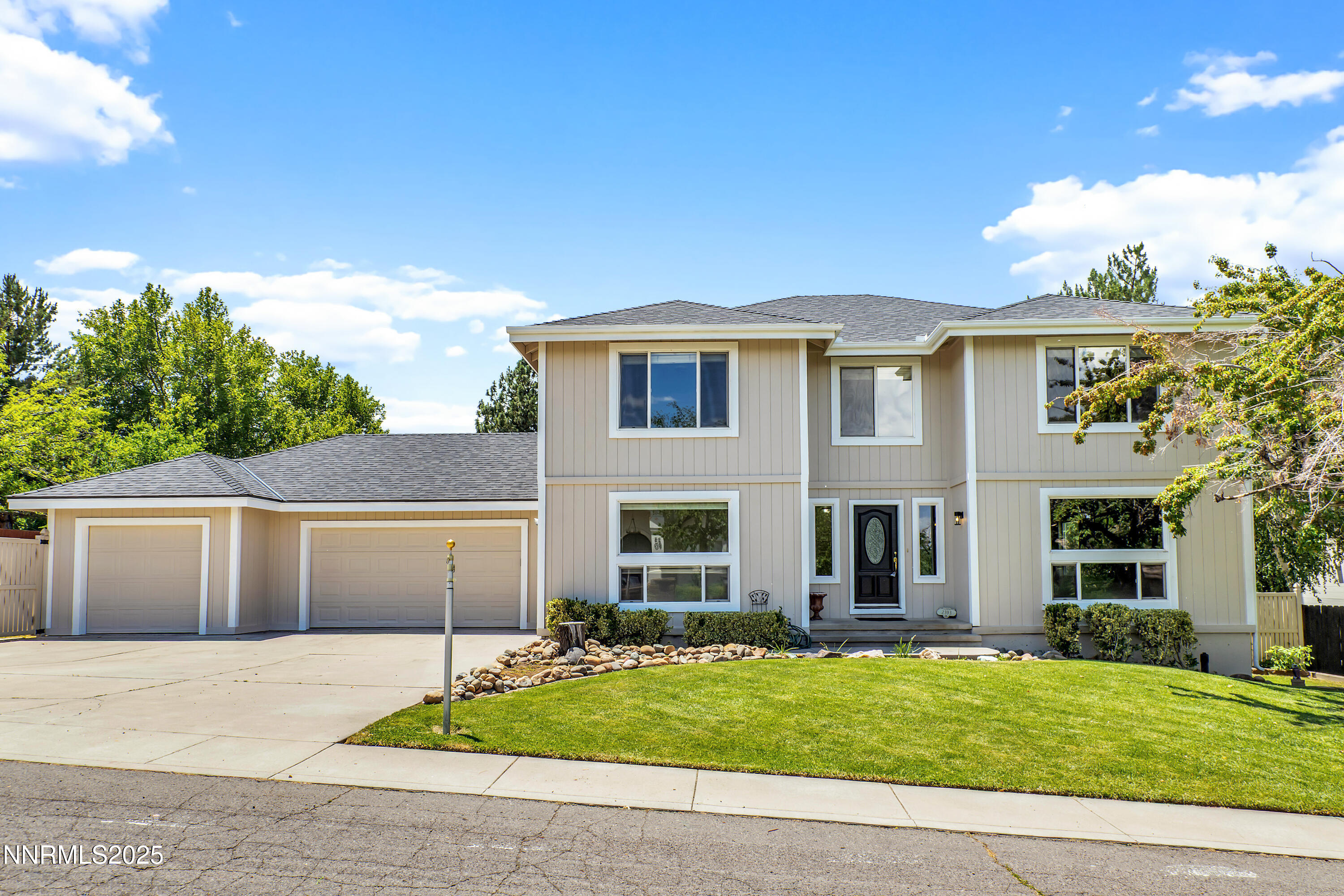 2393 Queen Anne Court Property Photo 1