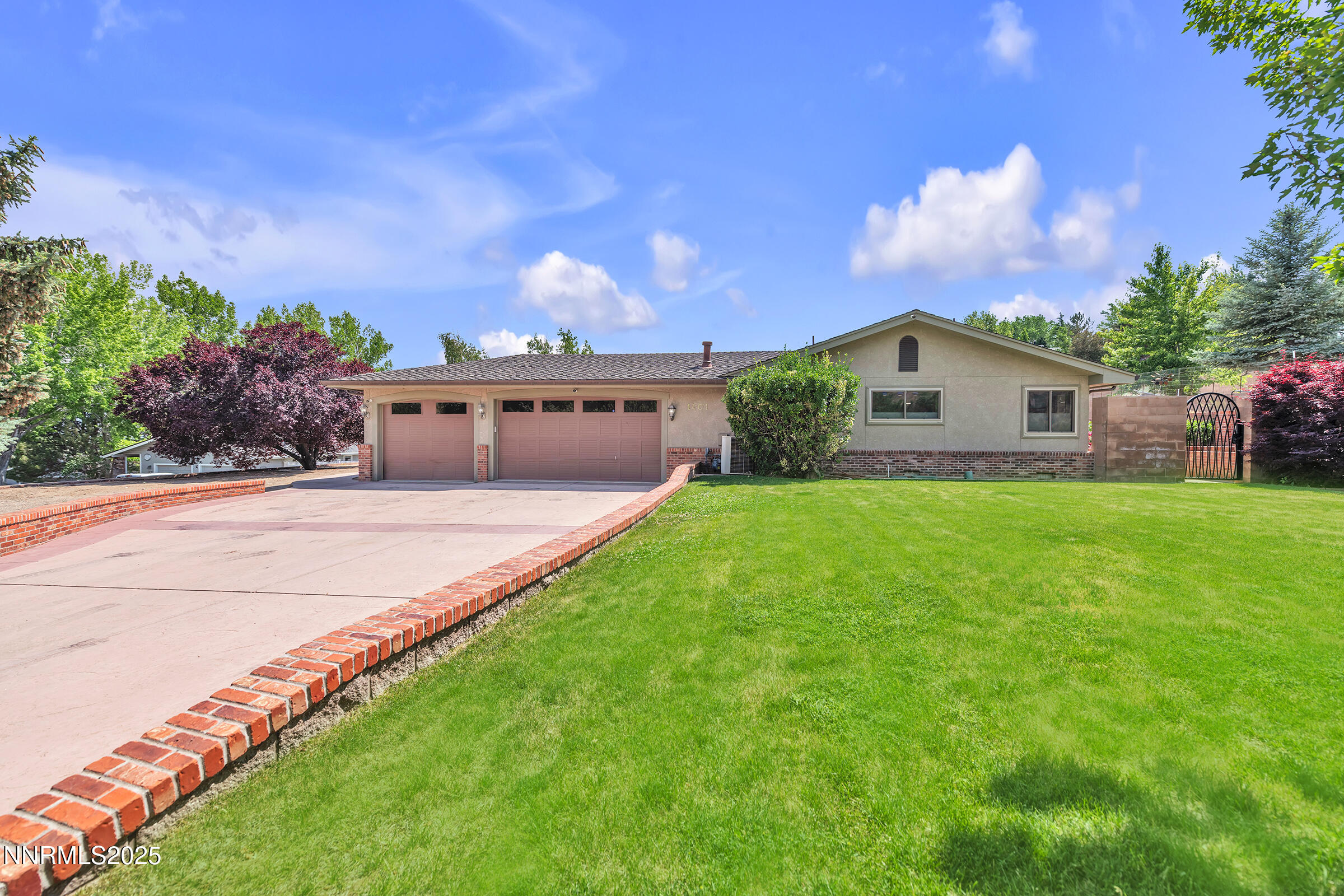 1401 Jefferson Drive Property Photo 1