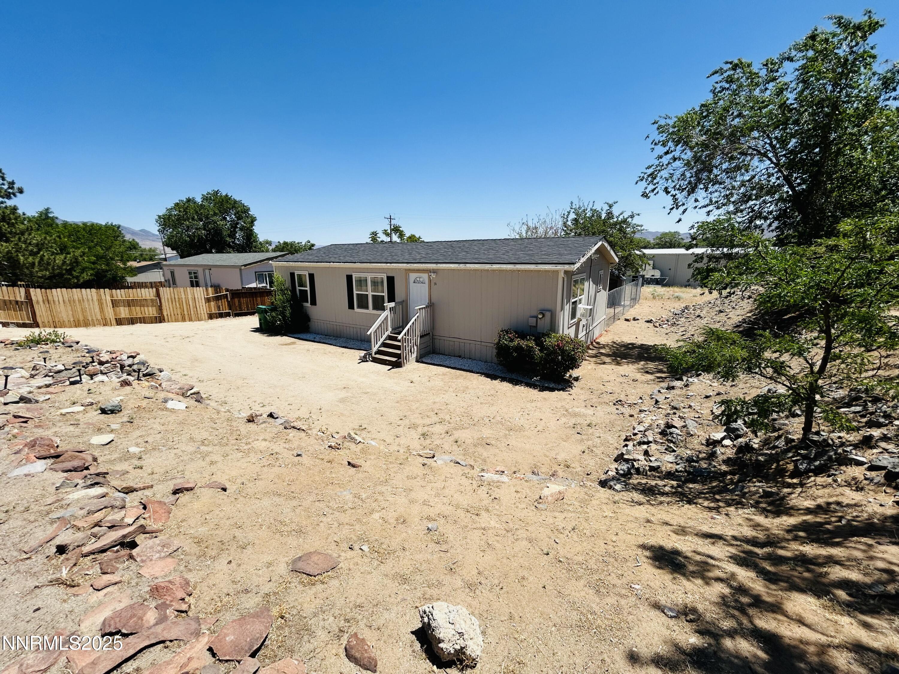 16 Stope Road Property Photo 2