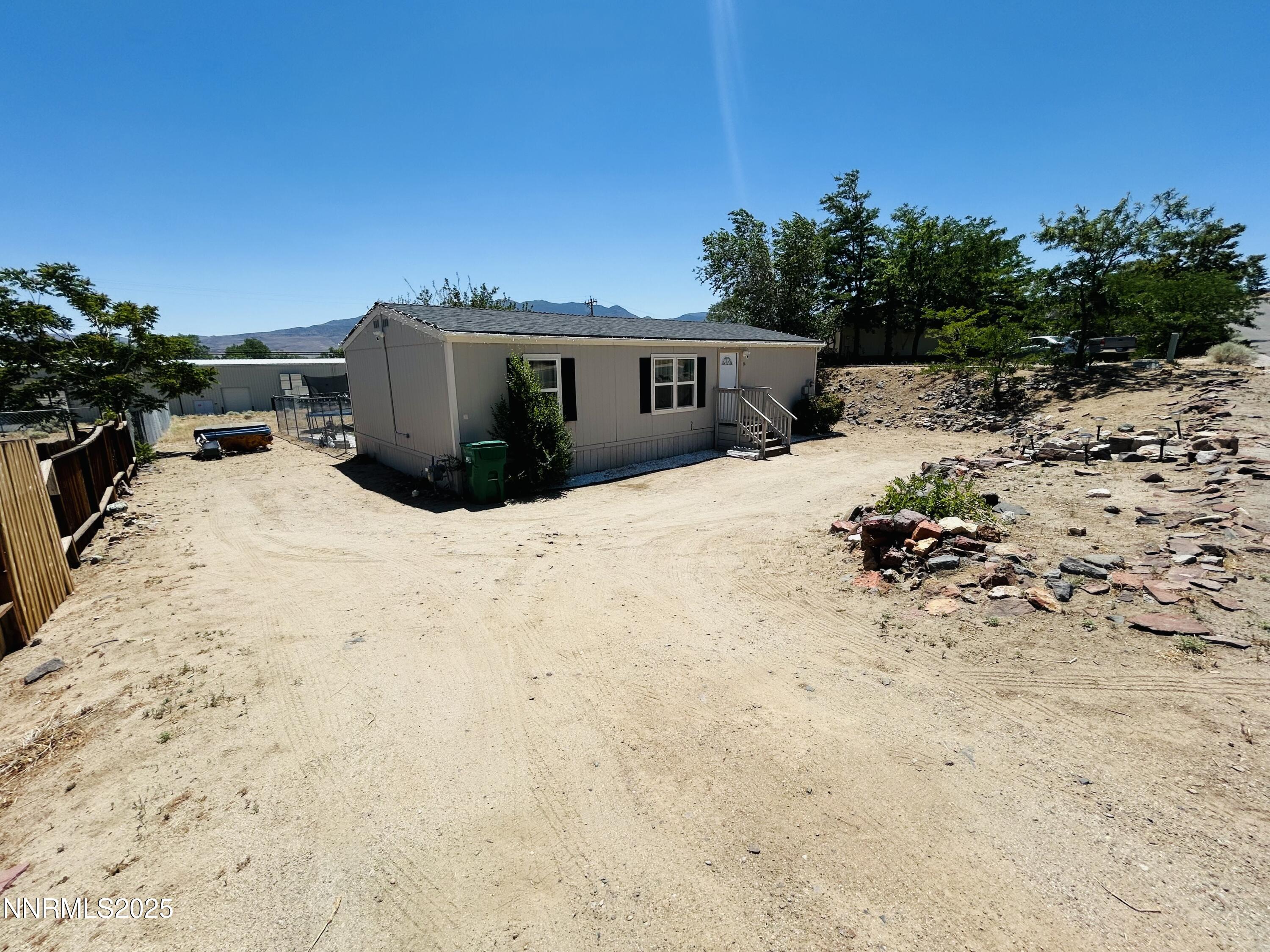 16 Stope Road Property Photo 4
