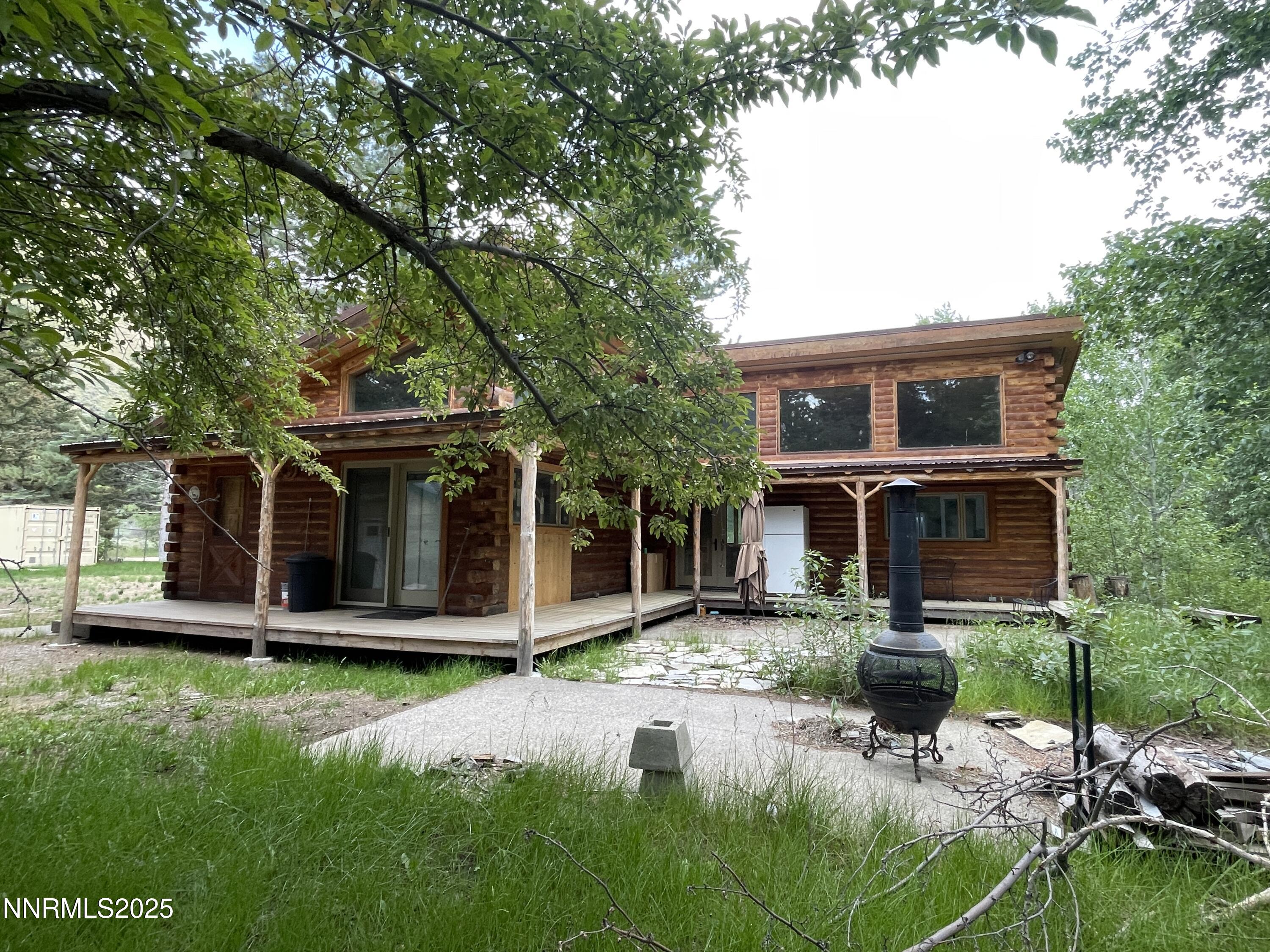 993 E Side Avenue Property Photo 1