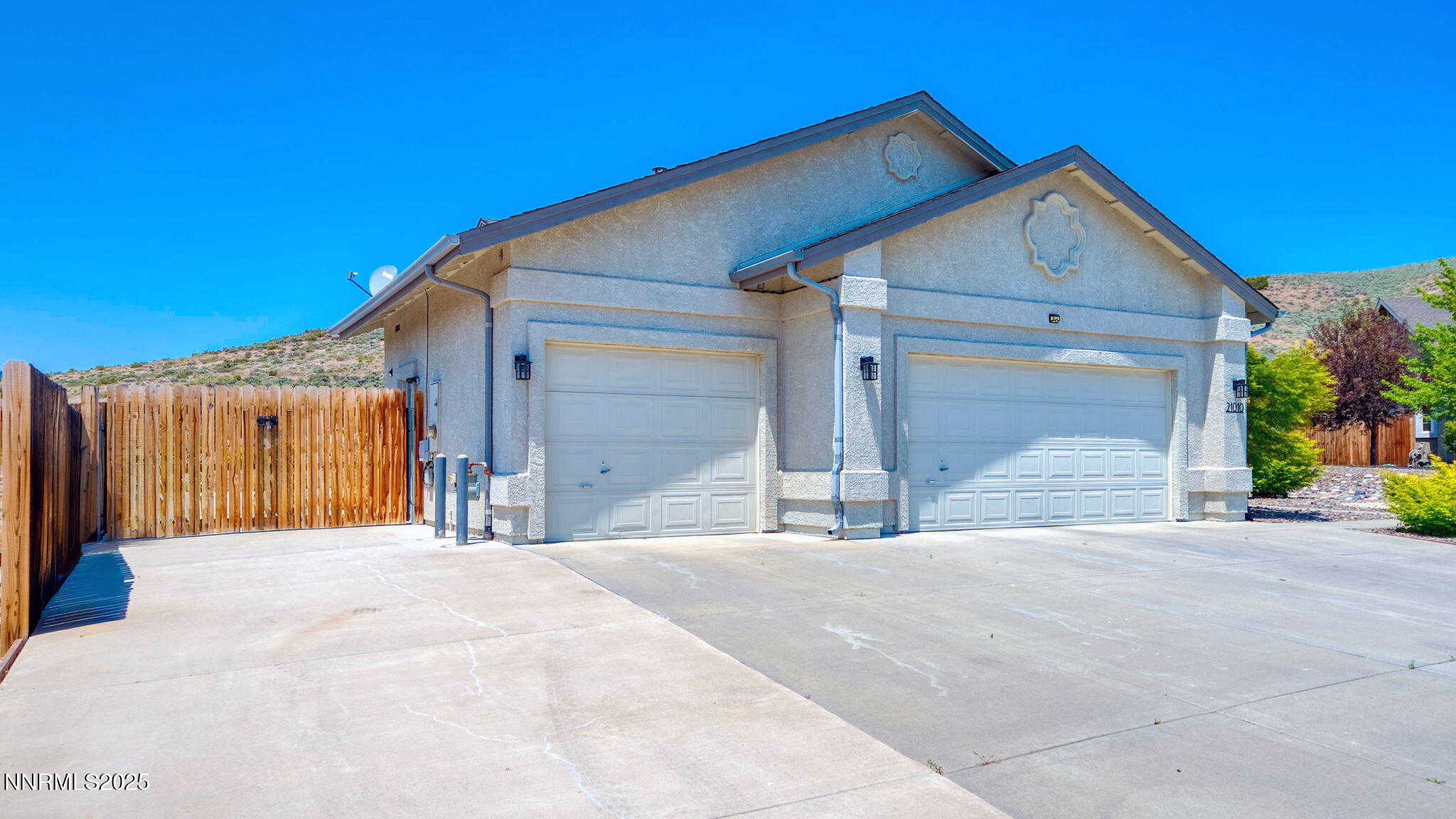 21010 9 Mile Court Property Photo 5