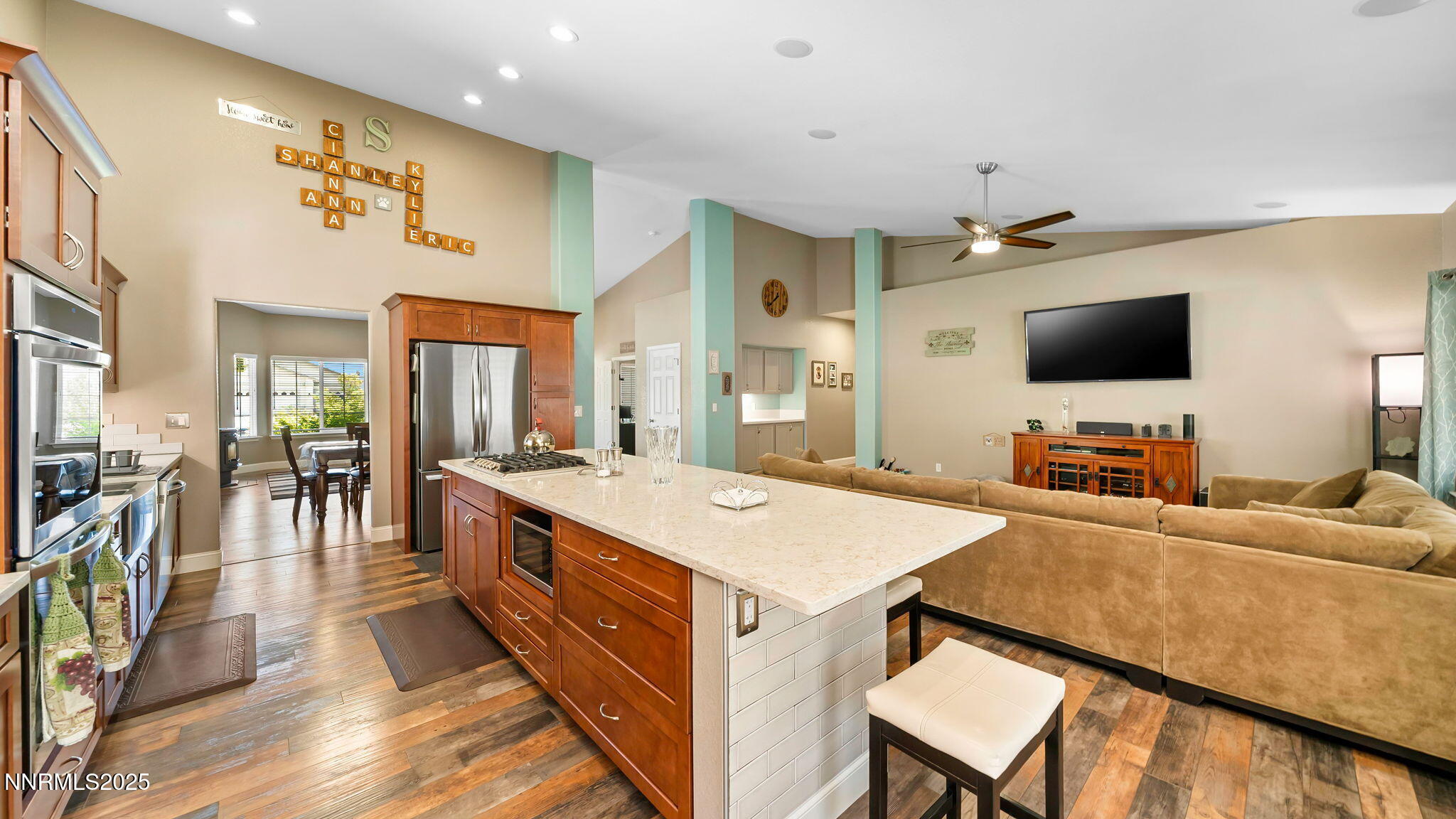 21010 9 Mile Court Property Photo 15