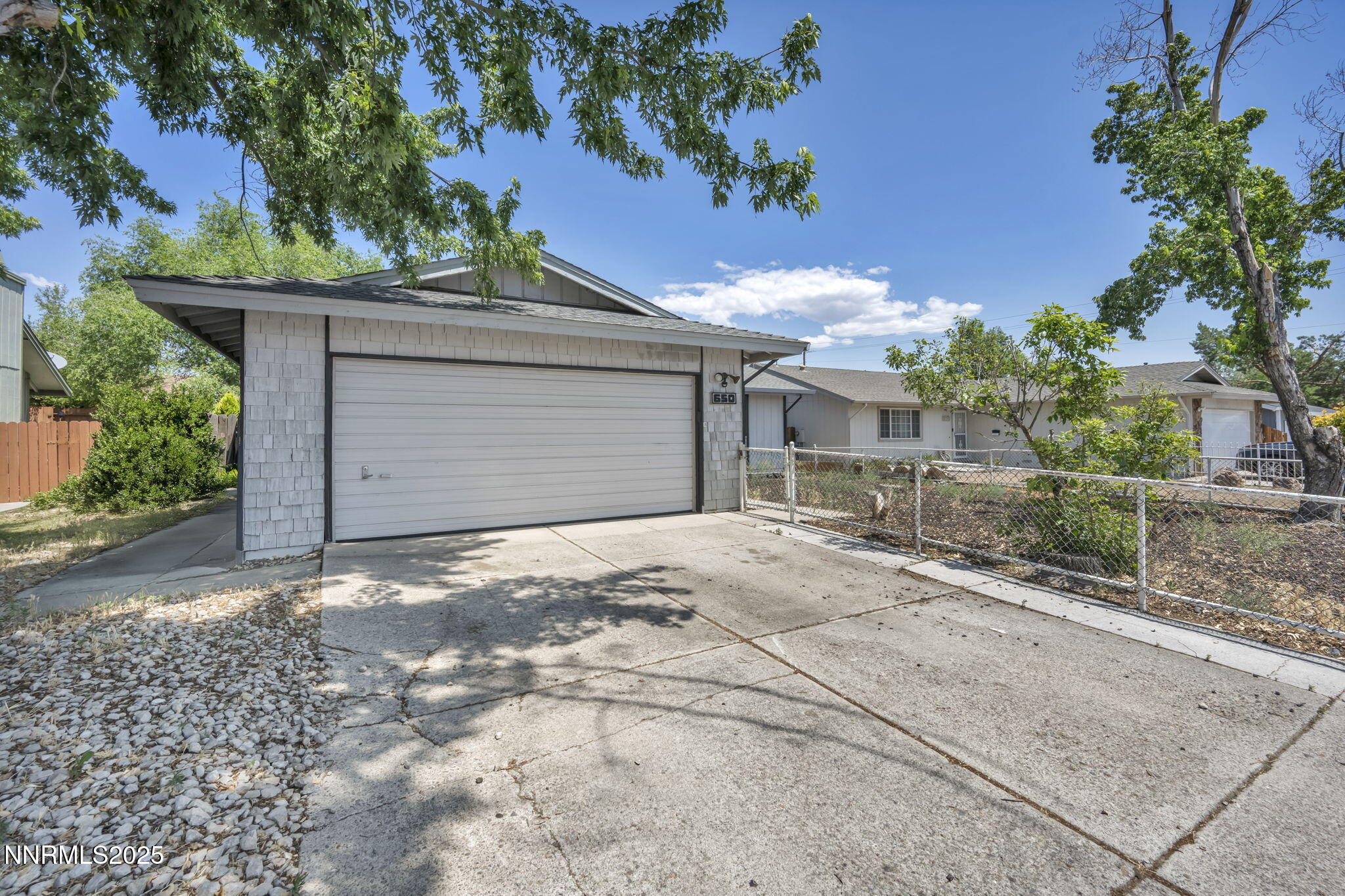 650 E York Way Property Photo 1