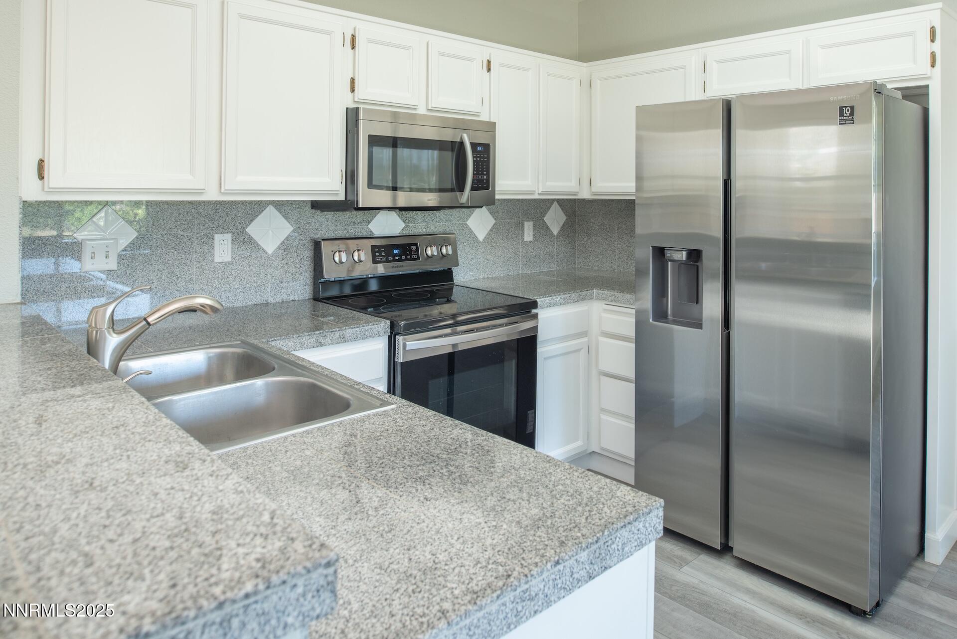 4734 Tierrapark Court Property Photo 7