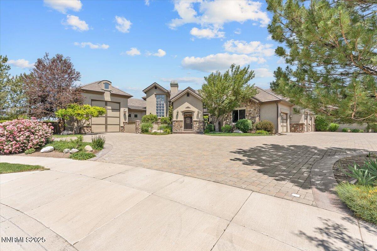 2550 Old Waverly Court Property Photo 1