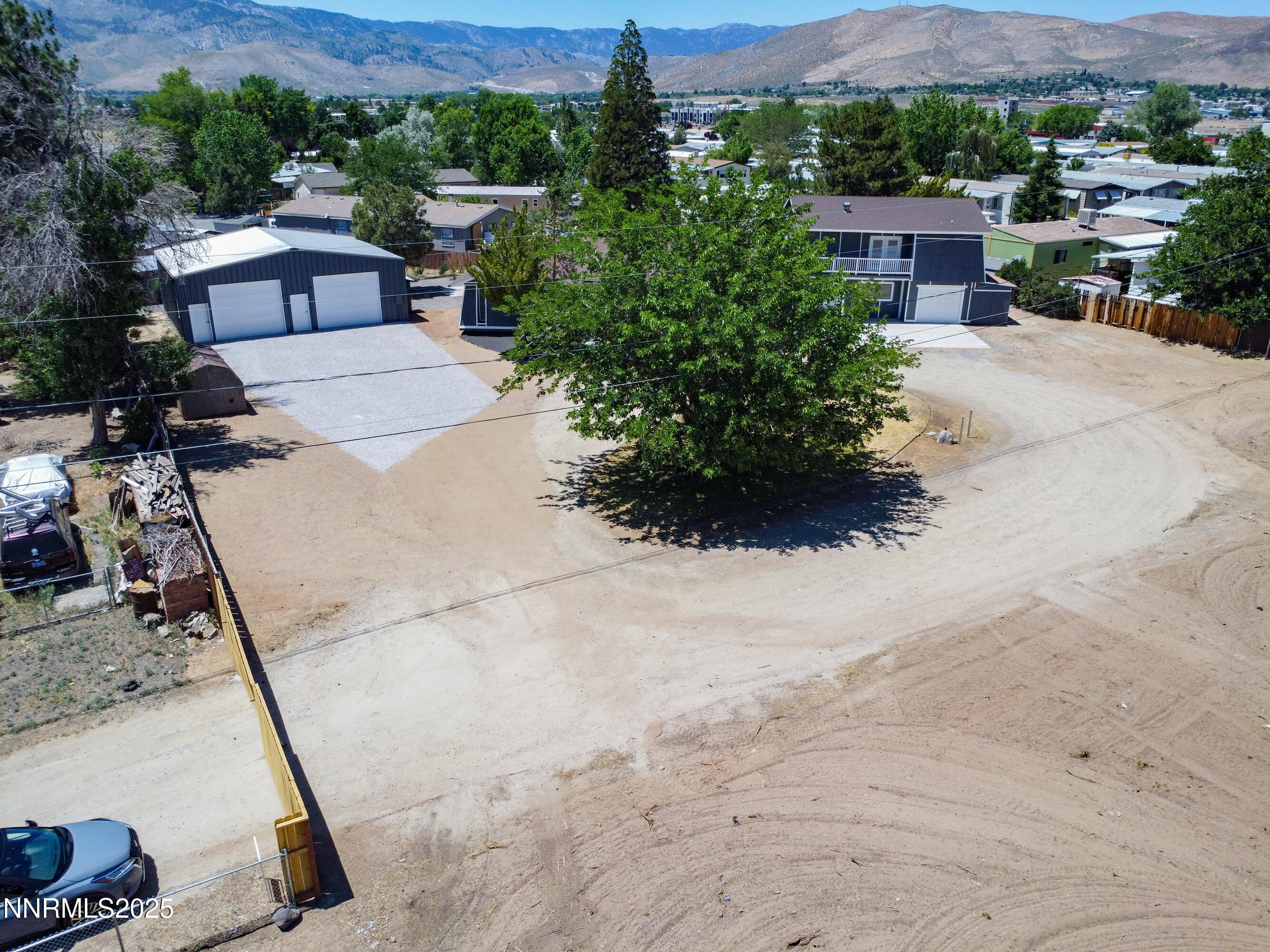 2610 E Nye Lane Property Photo 4