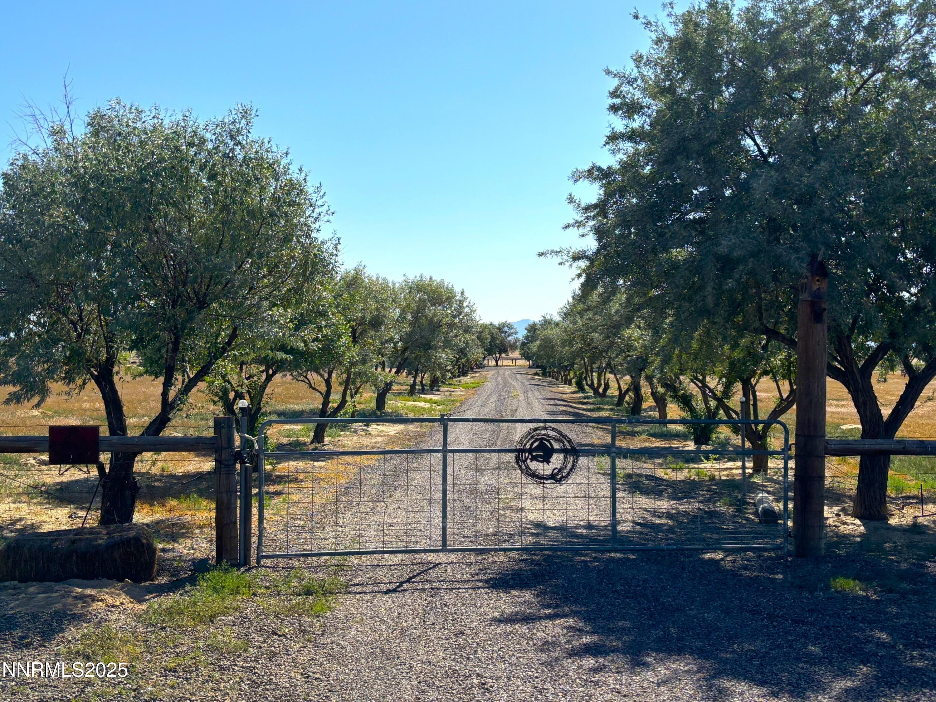 1000 Skyline Boulevard Property Photo 11