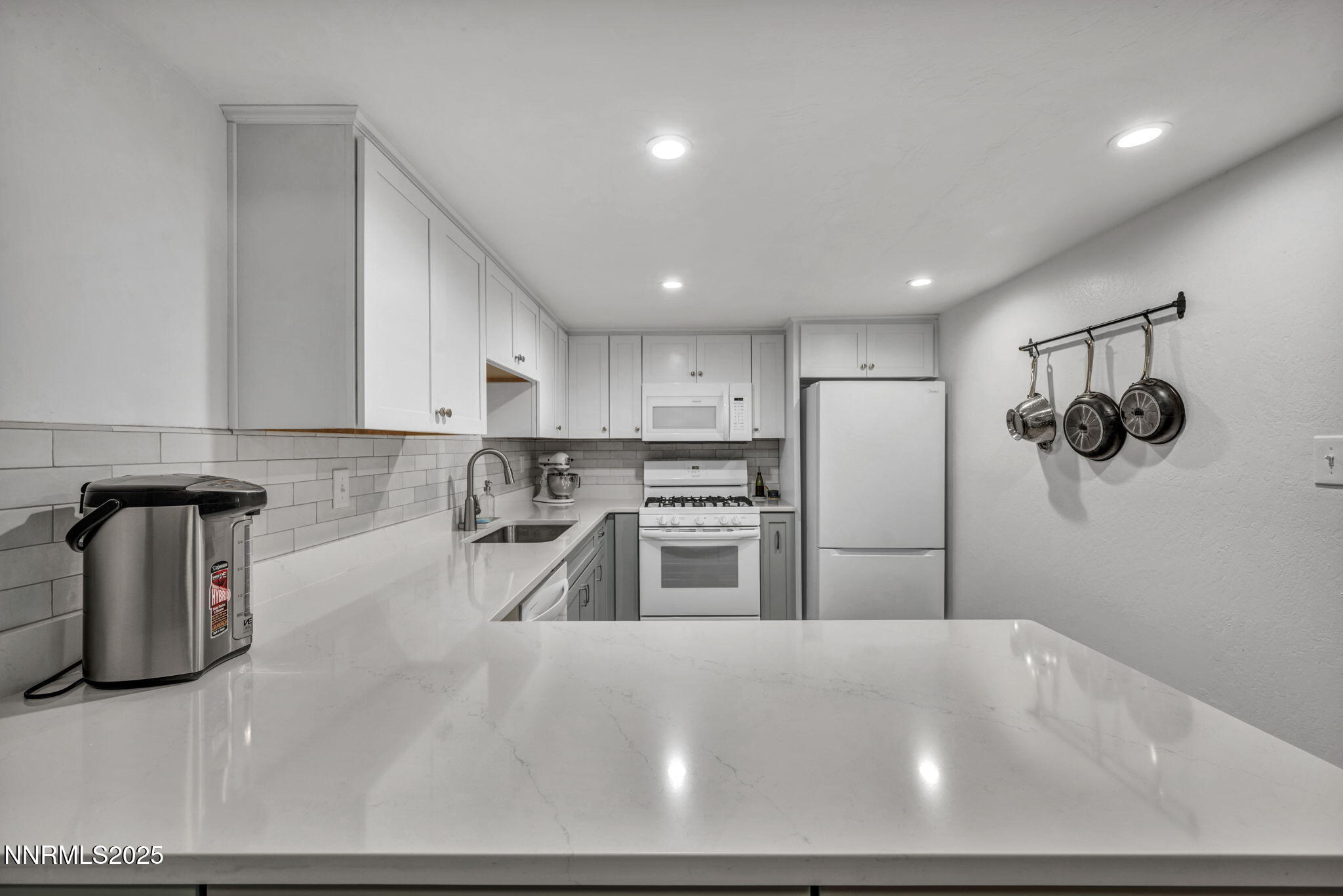 2300 Dickerson Road Property Photo 1