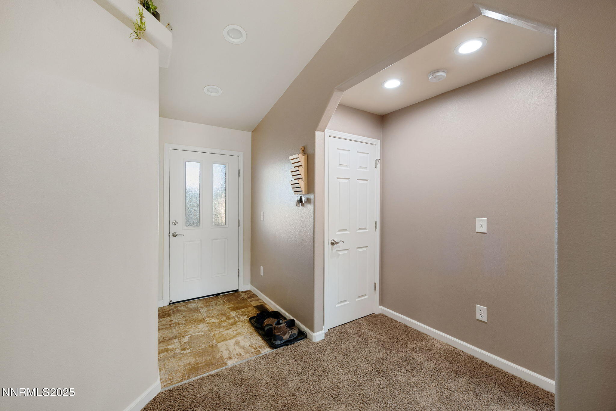 1827 Hickory Lane Property Photo 4