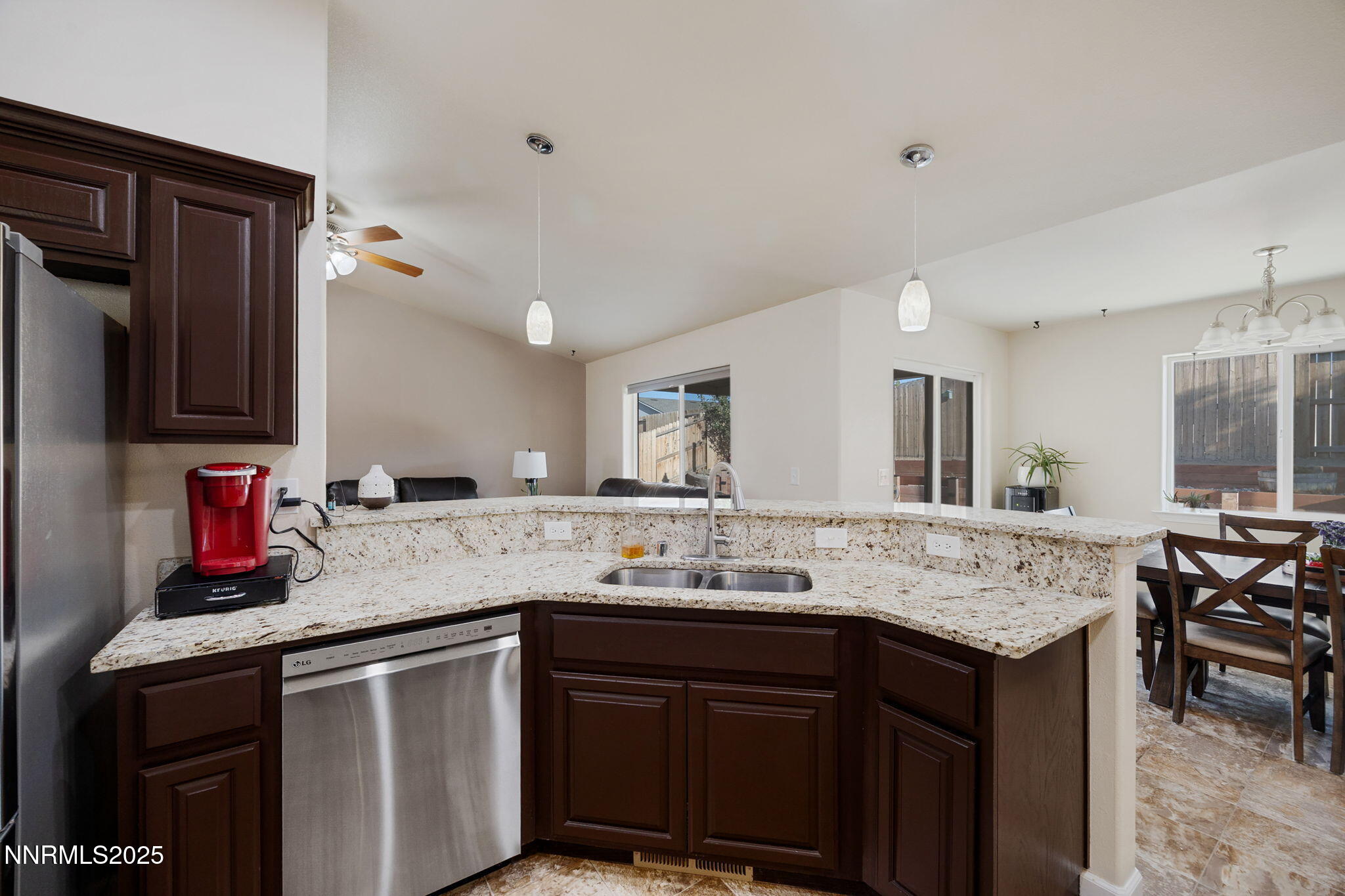 1827 Hickory Lane Property Photo 8