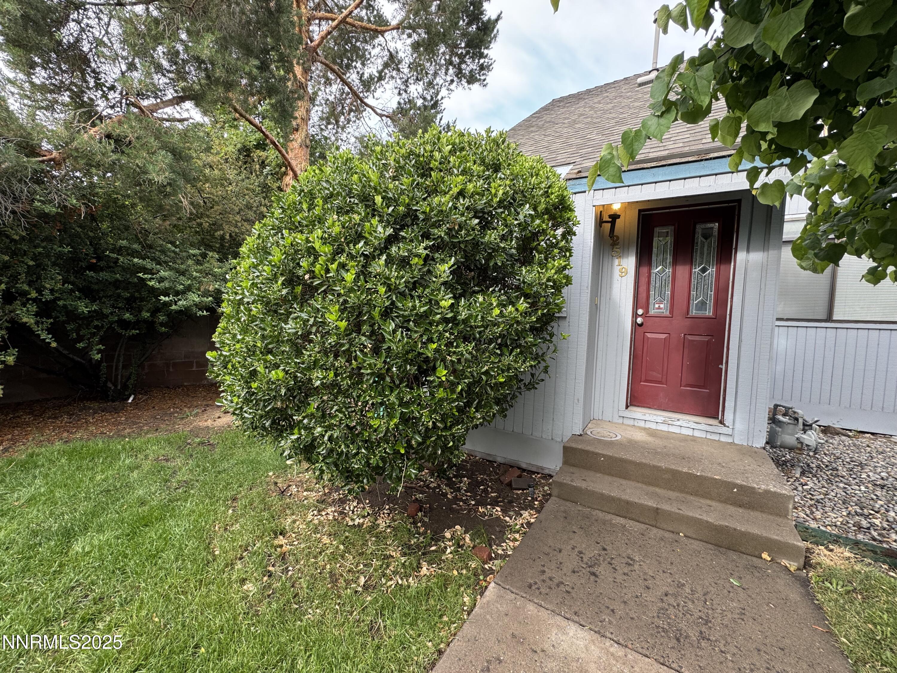 2519 Garfield Court Property Photo 2
