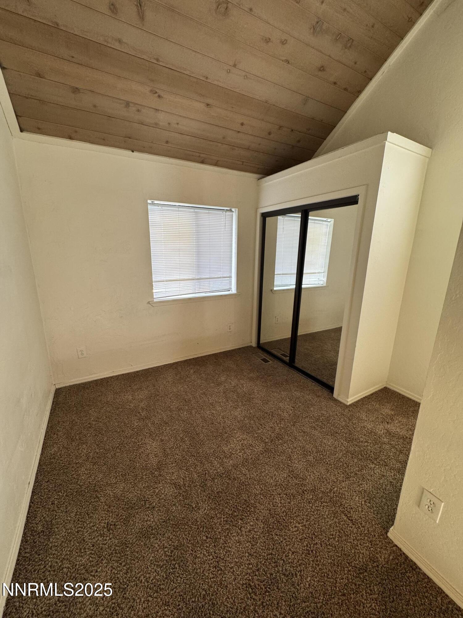2519 Garfield Court Property Photo 13