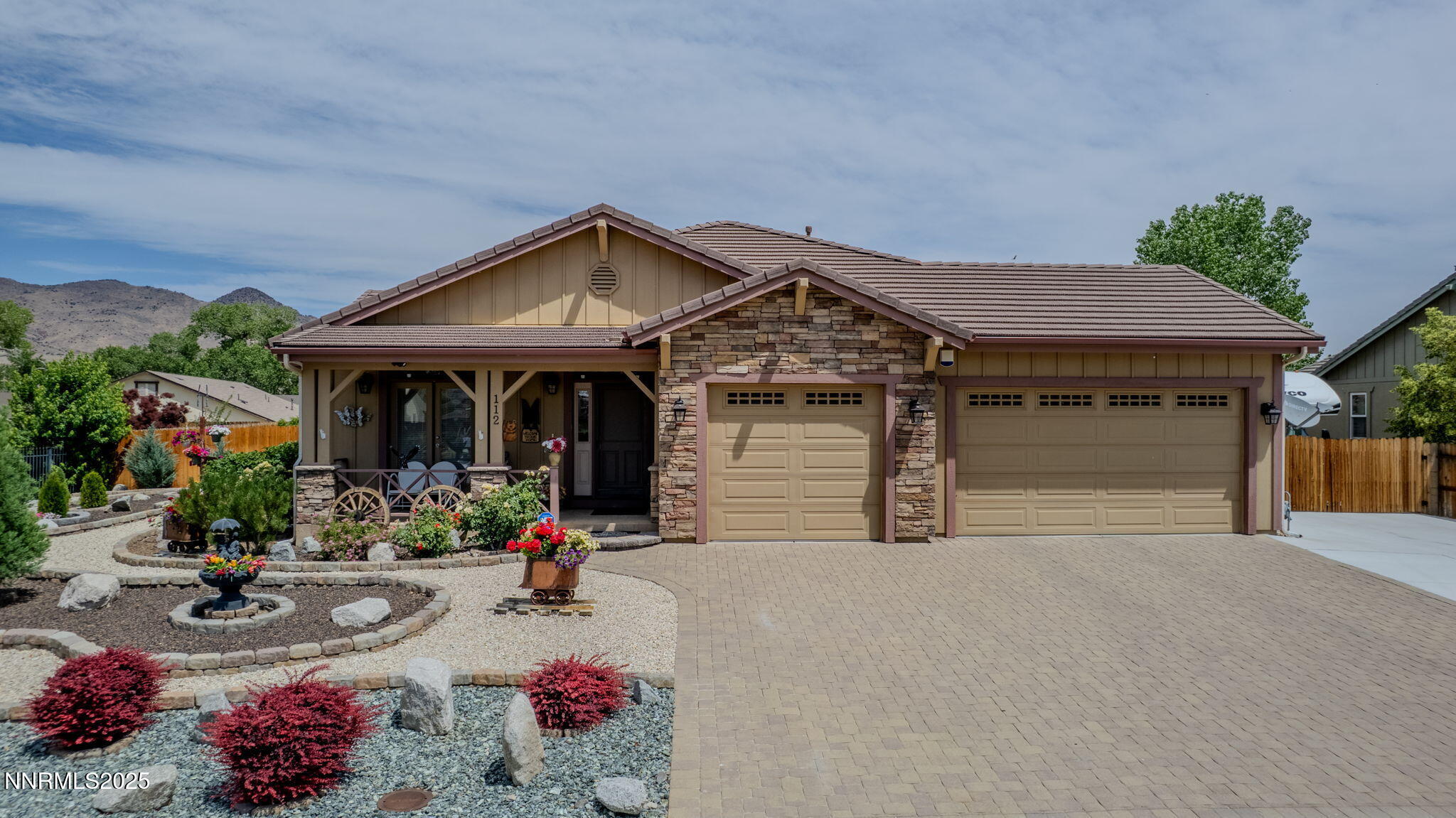 112 Eagle Brook Lane Property Photo 1
