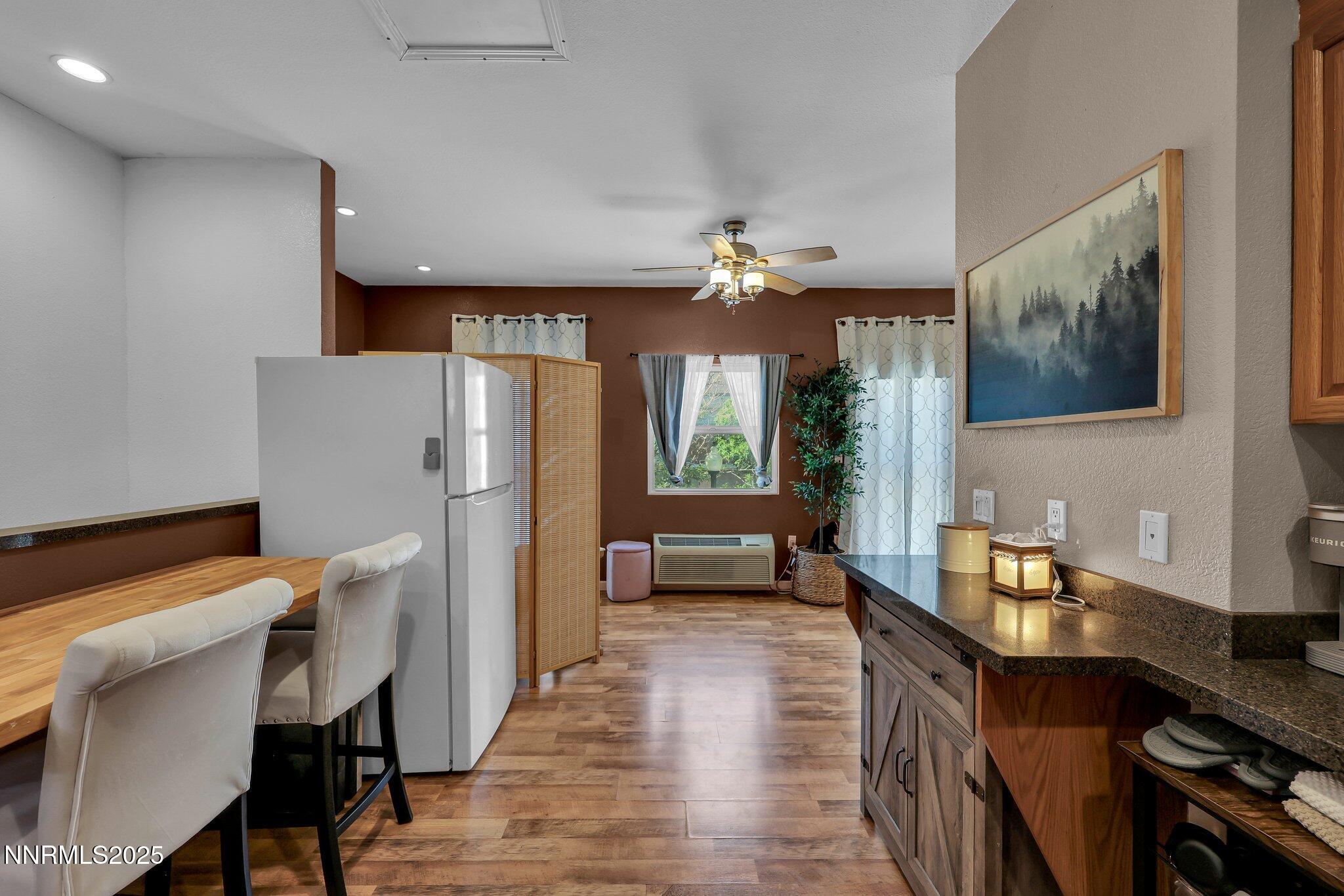1236 Victorian Plaza Circle Property Photo 8