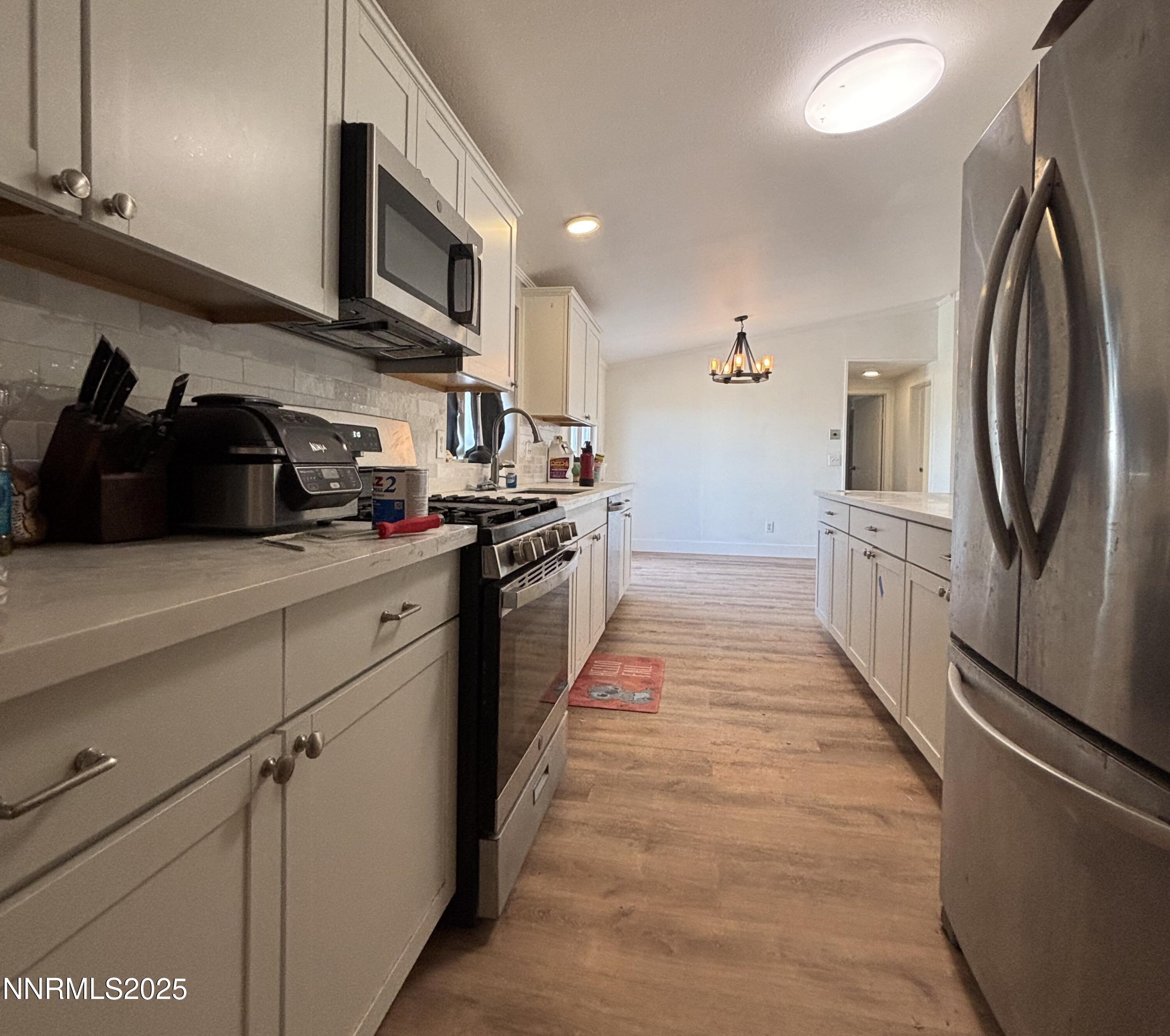 3810 Amber Street Property Photo 7