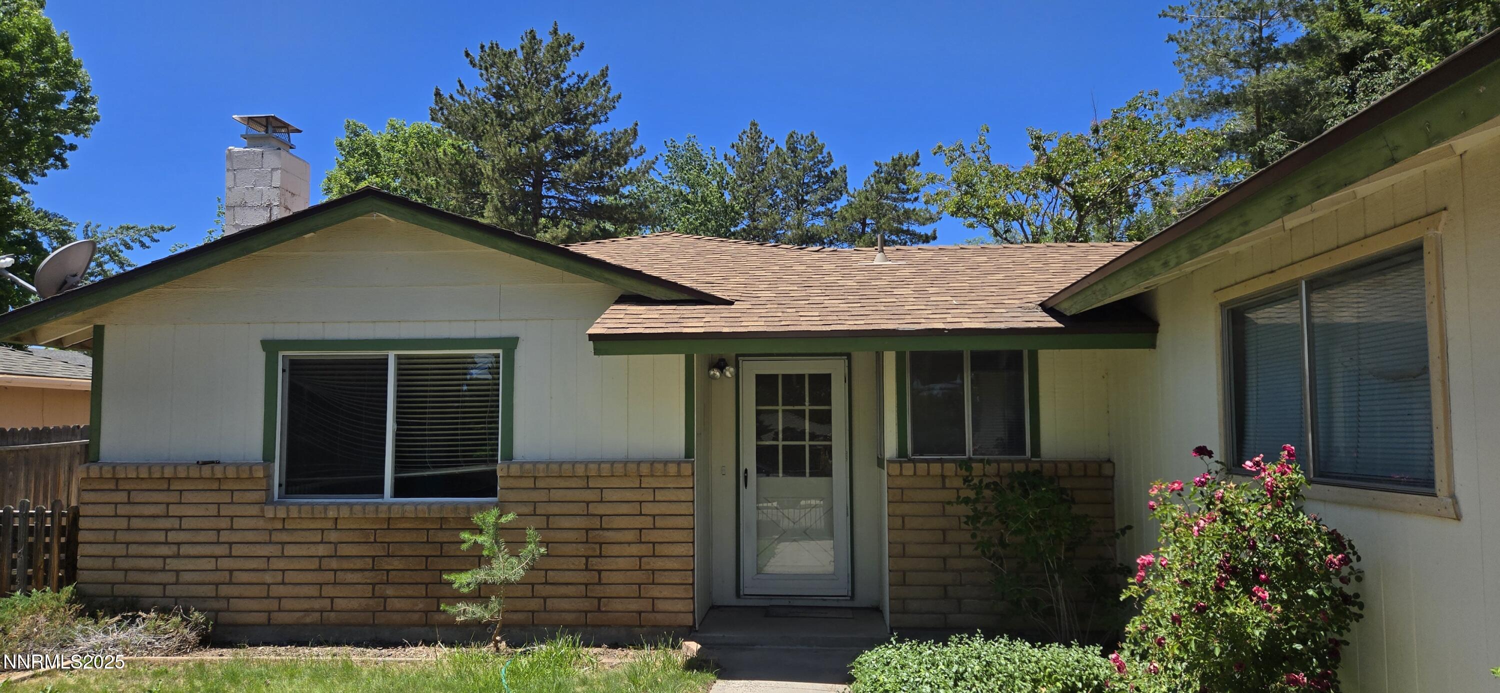 1930 Sunland Drive Property Photo 2