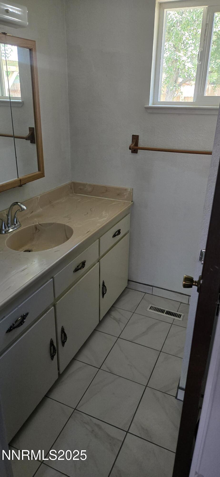 1930 Sunland Drive Property Photo 8