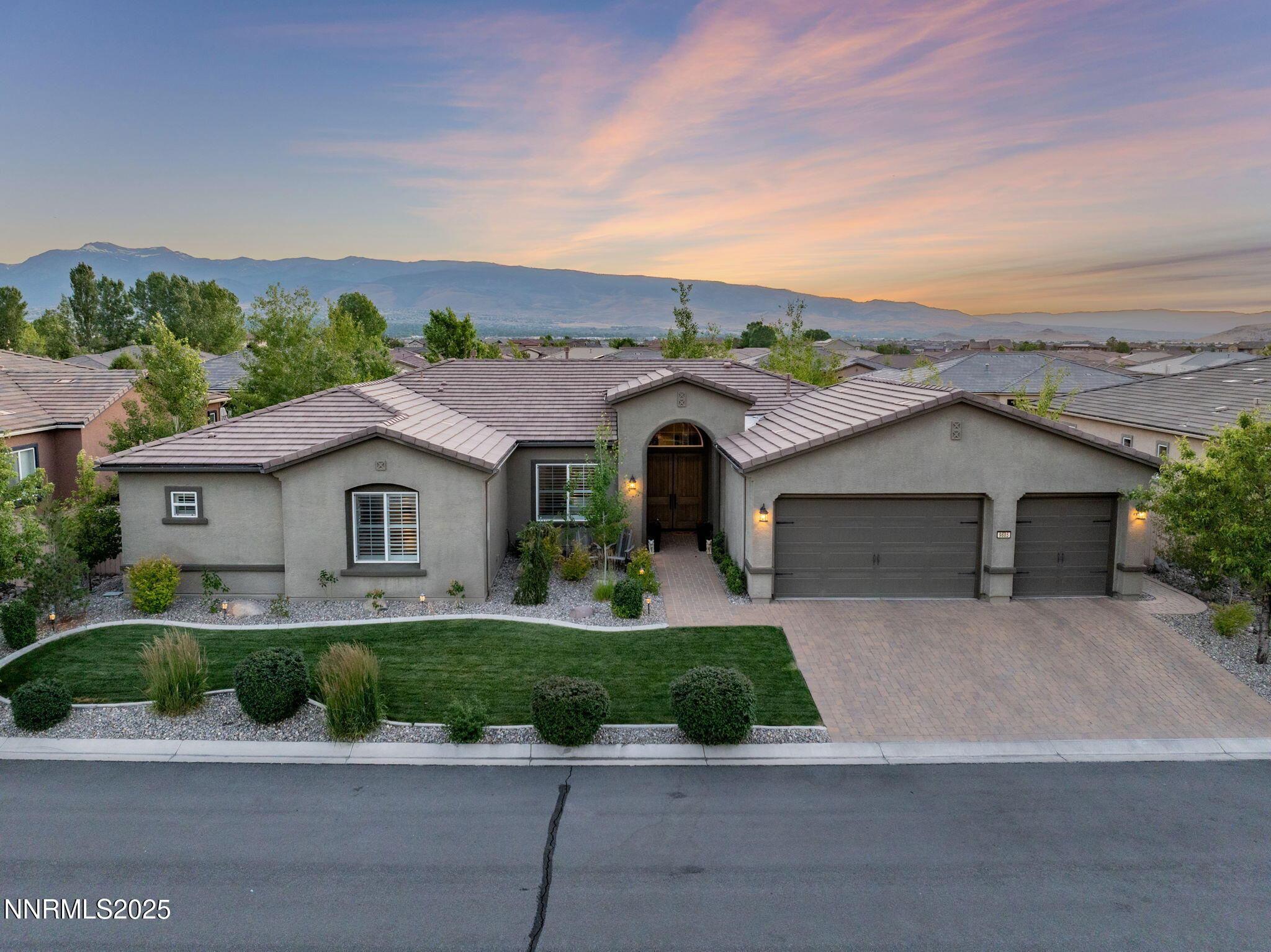 9885 Firefoot Lane Property Photo 1