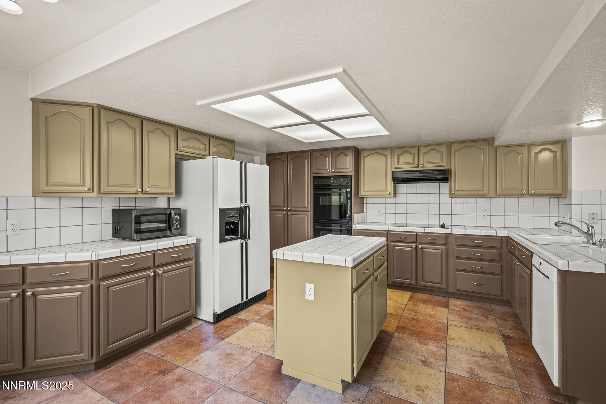 4950 San Diego Court Property Photo 6
